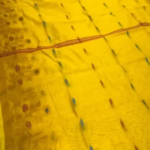 Soft quality Handloom Saree with Blouse Piece.