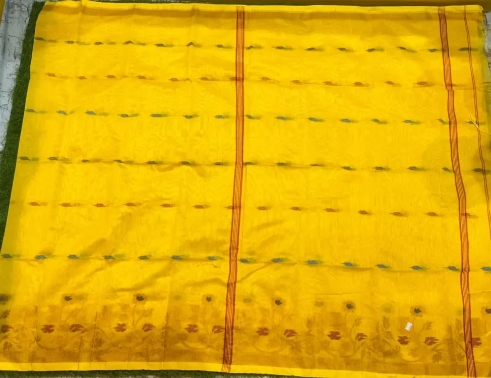 Soft quality Handloom Saree with Blouse Piece. - Image 2