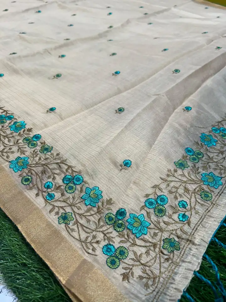 Tashar Soft Silk Saree Cream colour With Blouse Piece.