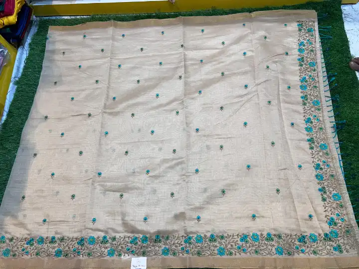 Tashar Soft Silk Saree Cream colour With Blouse Piece. - Image 2