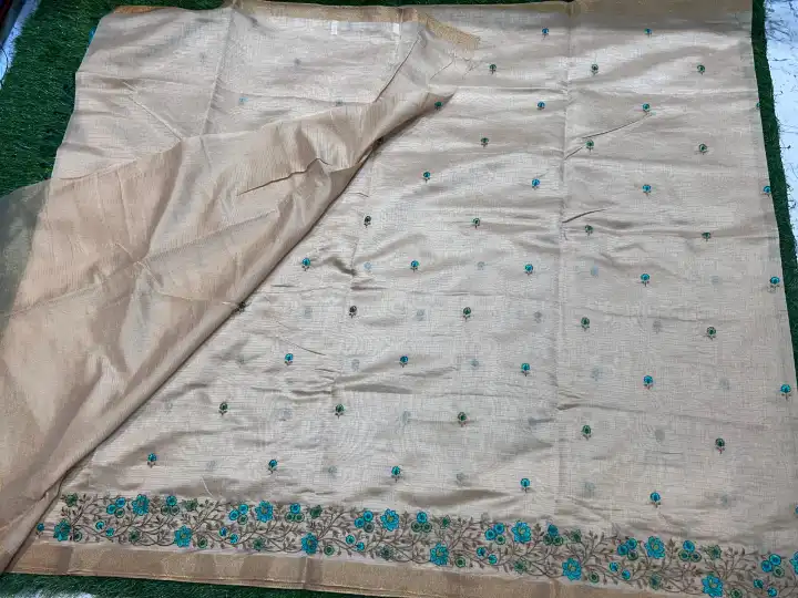 Tashar Soft Silk Saree Cream colour With Blouse Piece. - Image 5