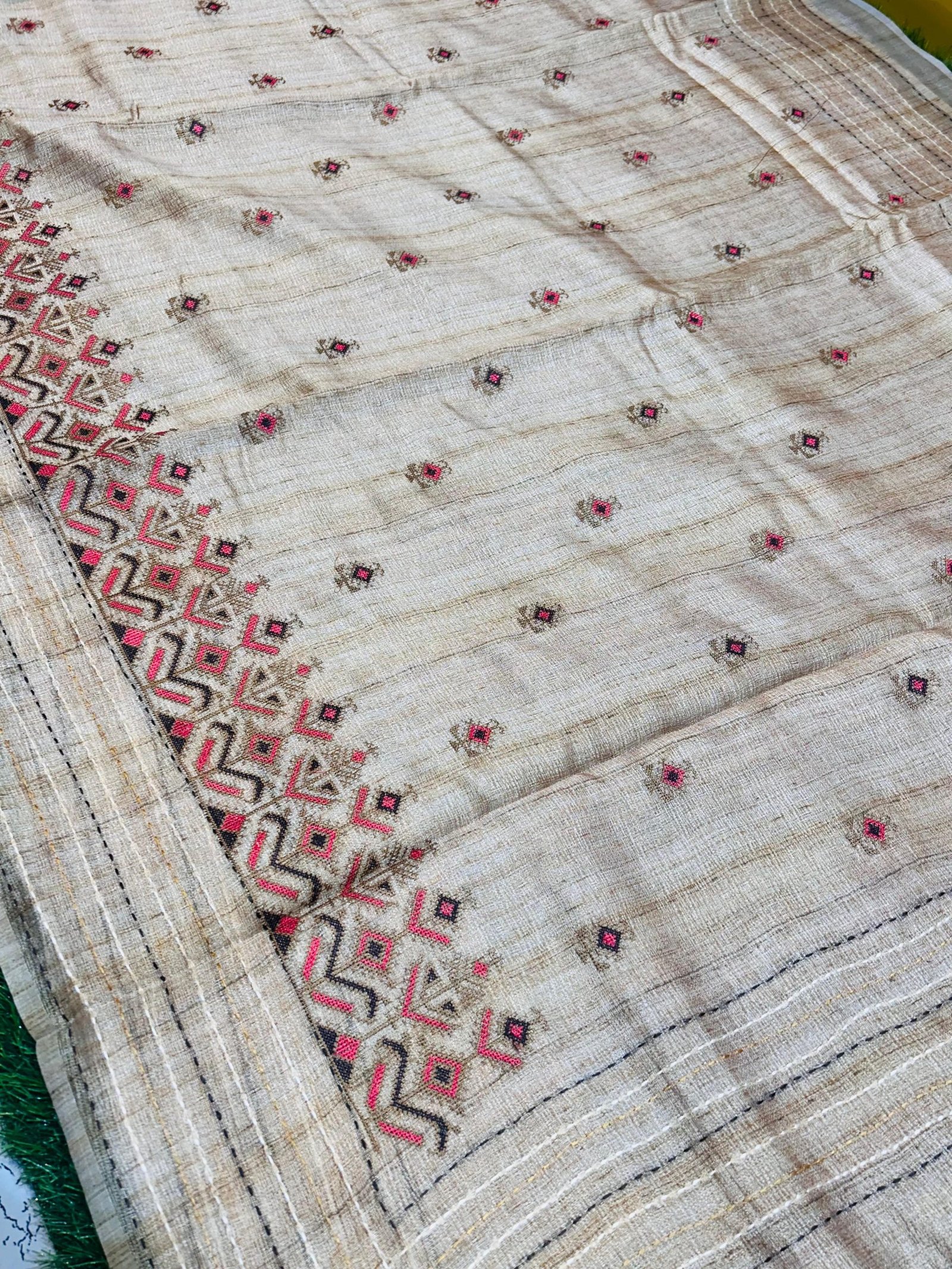 Tashar Soft Silk Saree With katha stitch border & Blouse Piece. - Image 3