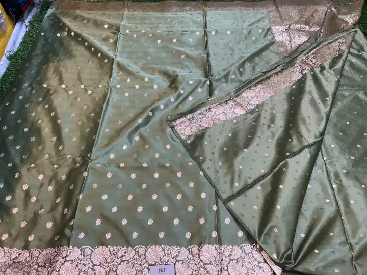 premium quality Mashru silk saree with open border & Blouse Piece. - Image 5