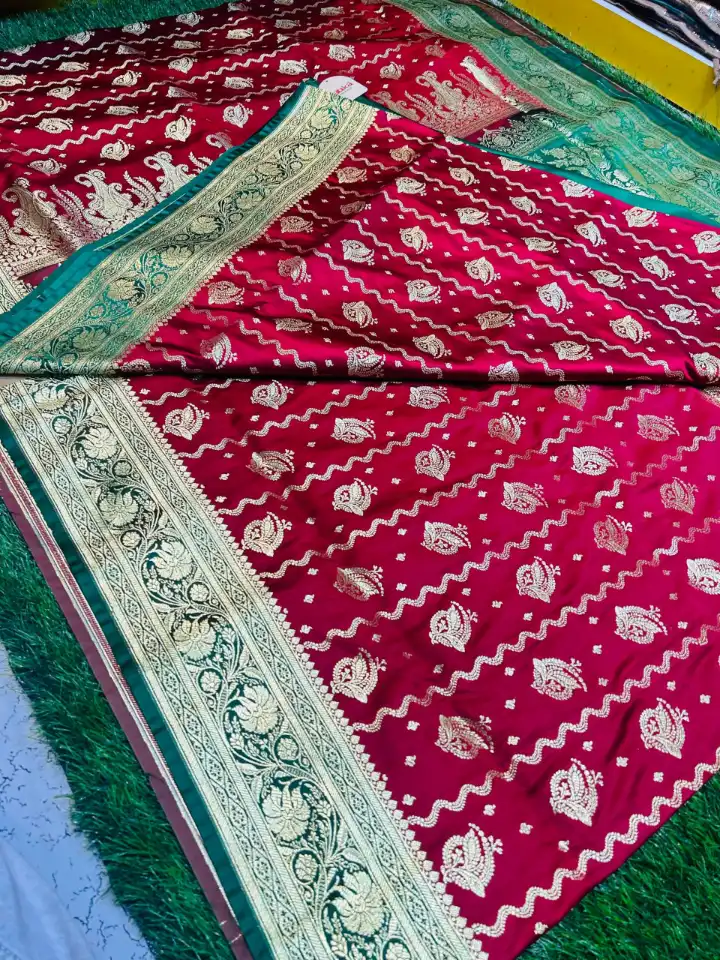 Mashru Banarasee Silk Saree in Marron colour With green contrast border & Blouse Piece.