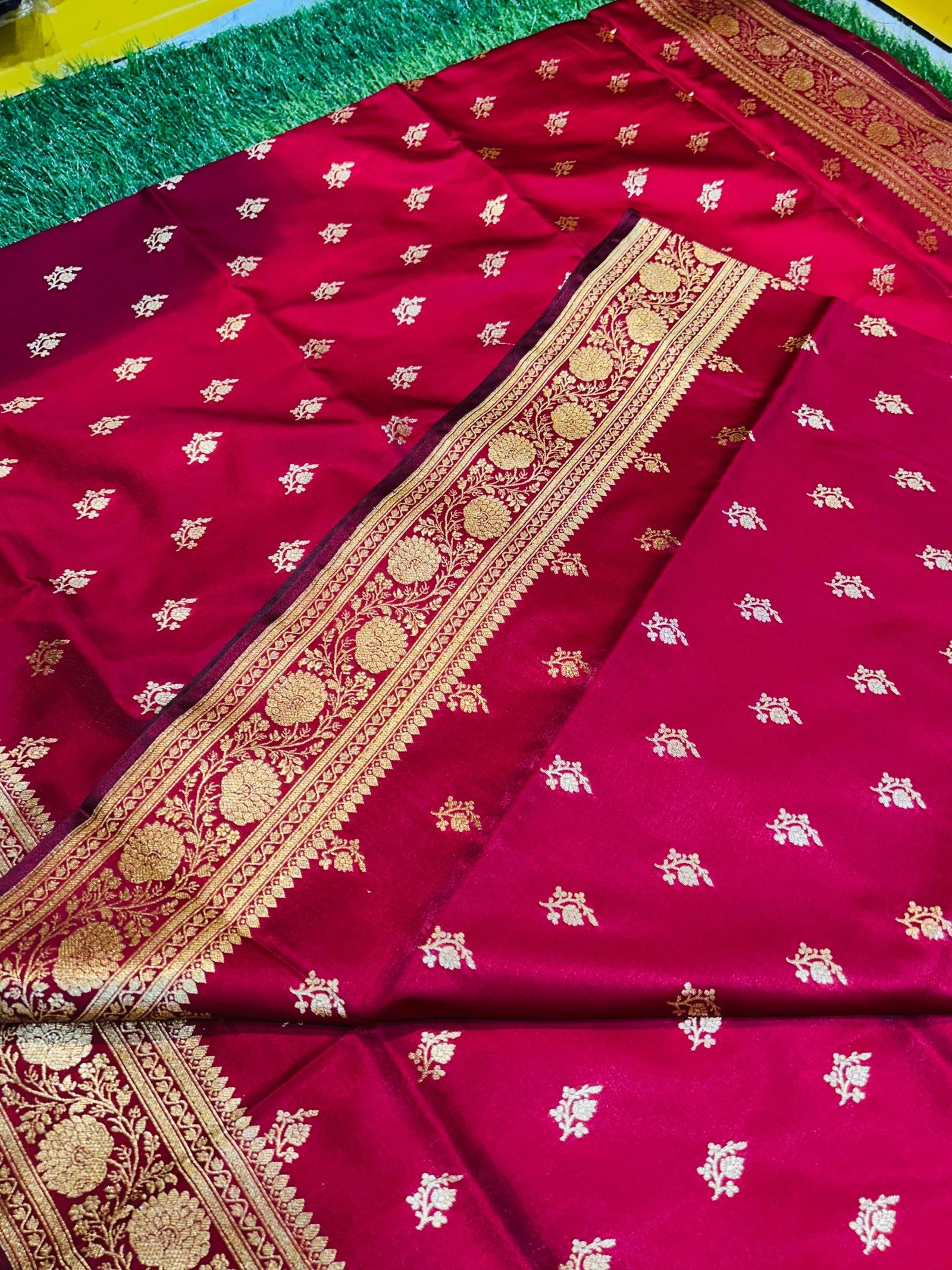 Mashru Banarasee Silk Saree in Marron colour With Blouse Piece. - Image 6