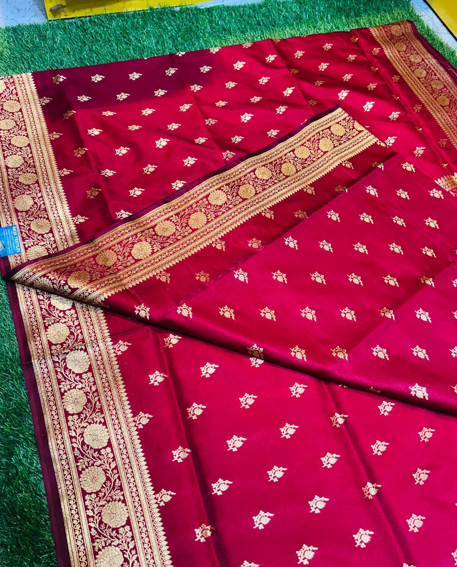 Mashru Banarasee Silk Saree in Marron colour With Blouse Piece. - Image 5