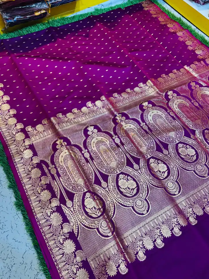 Premium quality Mashru Banarasee Silk Saree in violet colour With open border & Blouse Piece