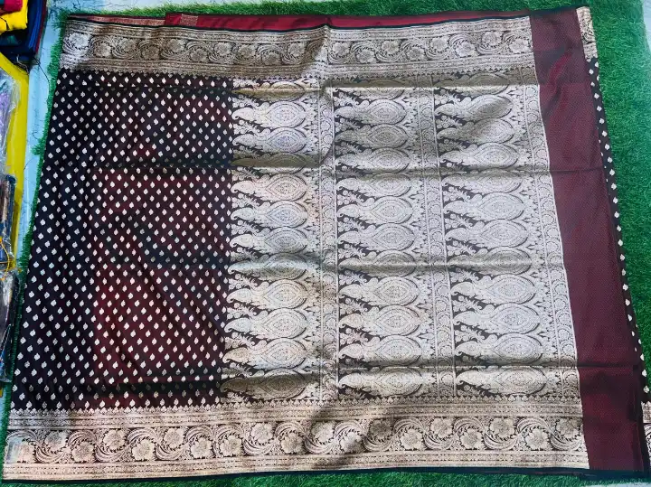Mashru Banarasee Silk Saree in coffee colour With Blouse Piece. - Image 2