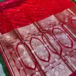 Mashru Banarasee Silk Saree in Red colour With Blouse Piece.