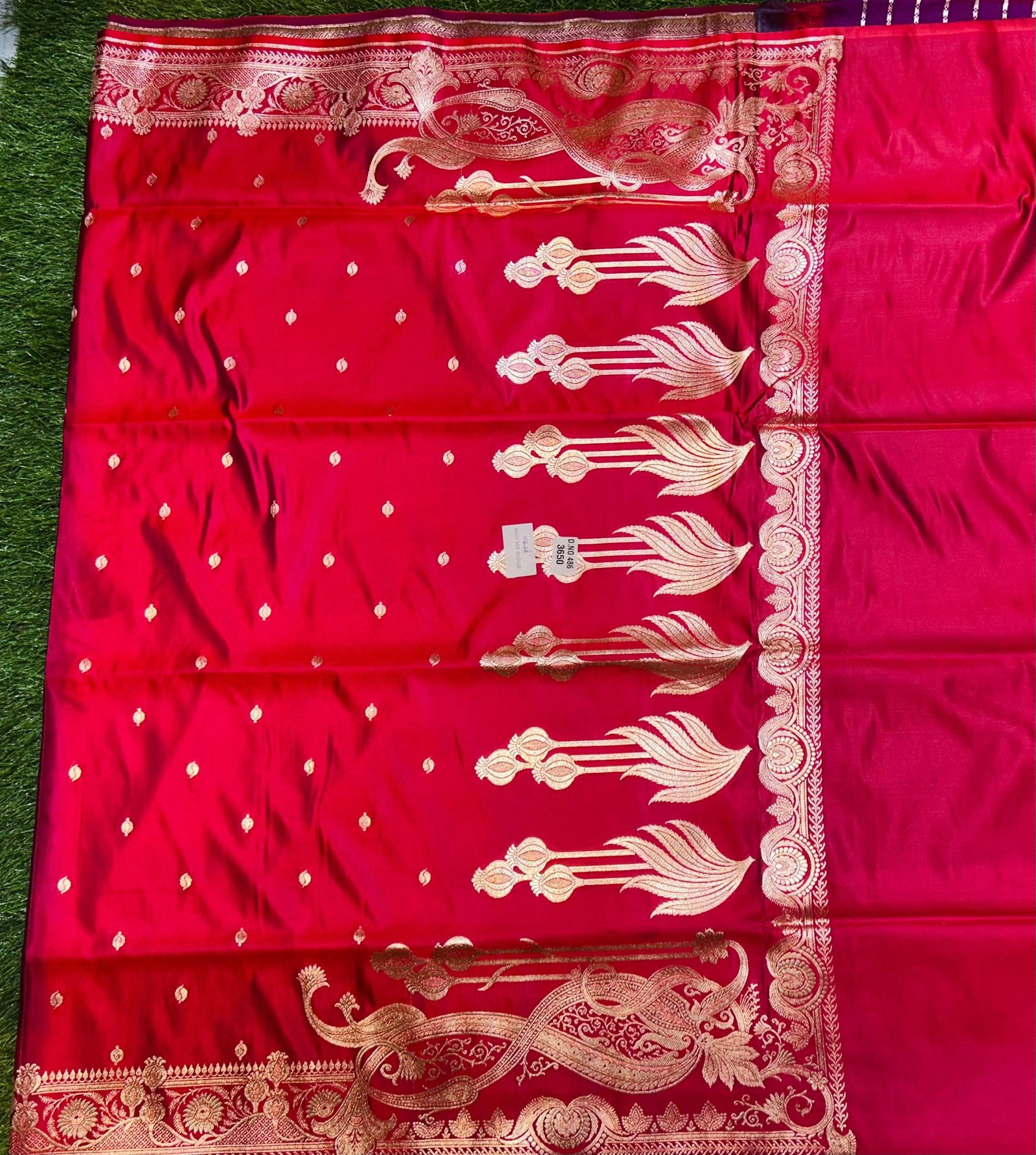 Mashru Banarasee Silk Saree in Crimson Red colour With Blouse Piece. - Image 2