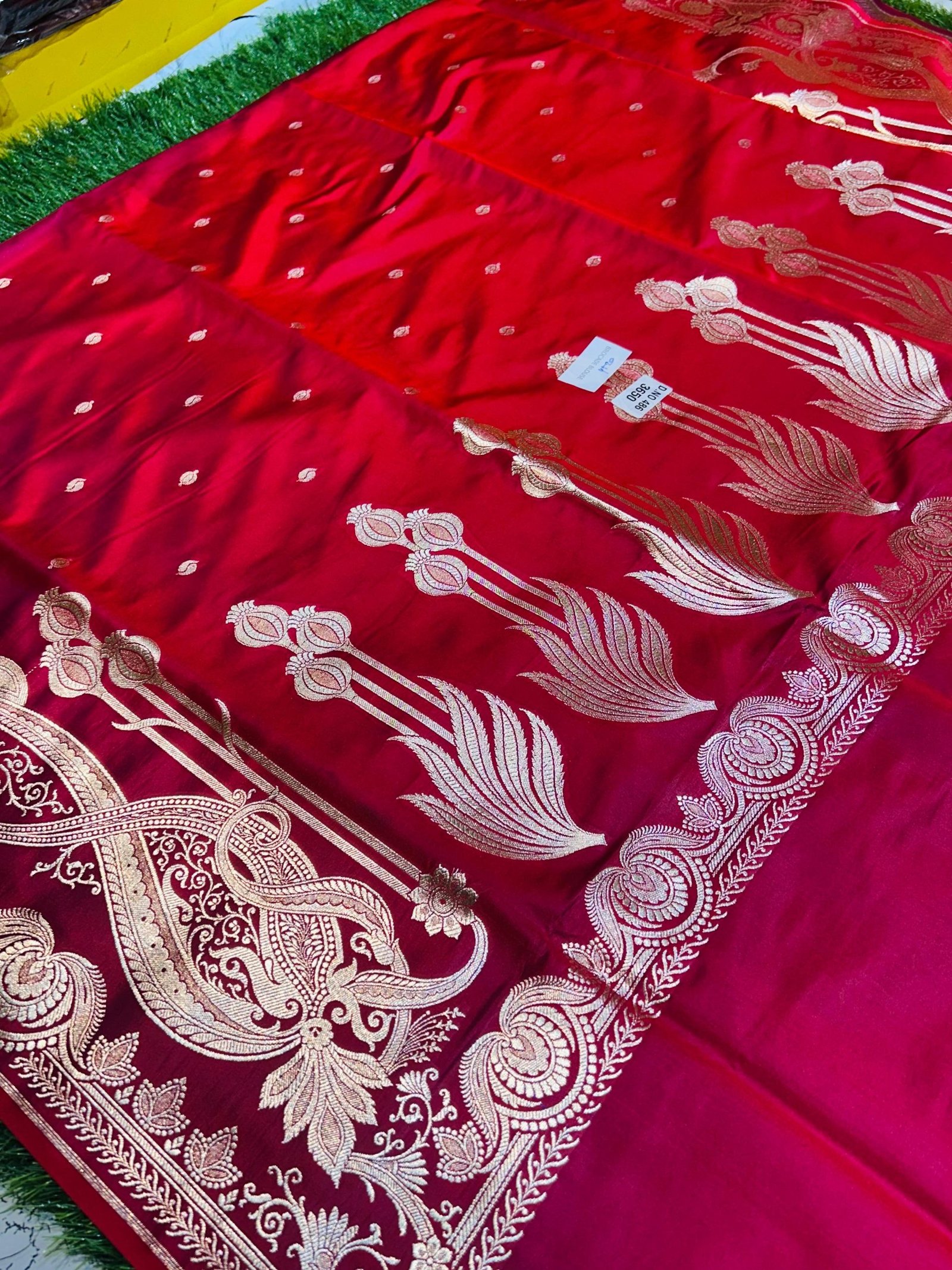 Mashru Banarasee Silk Saree in Crimson Red colour With Blouse Piece. - Image 3