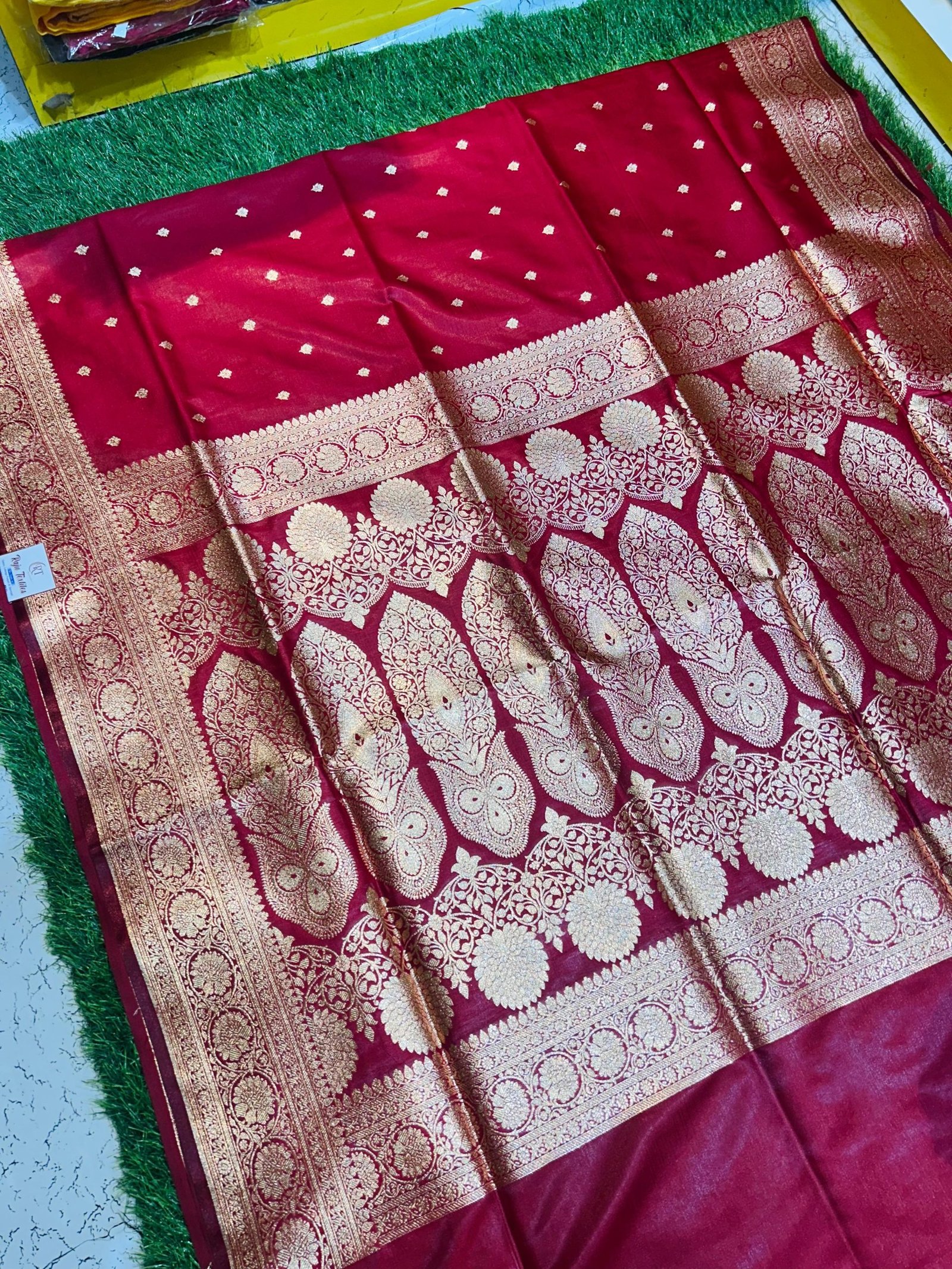 Mashru Banarasee Silk Saree in Marron colour With Blouse Piece. - Image 2