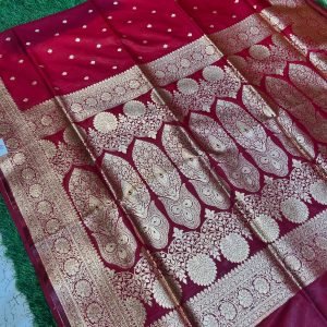 Mashru Banarasee Silk Saree in Marron colour With Blouse Piece.