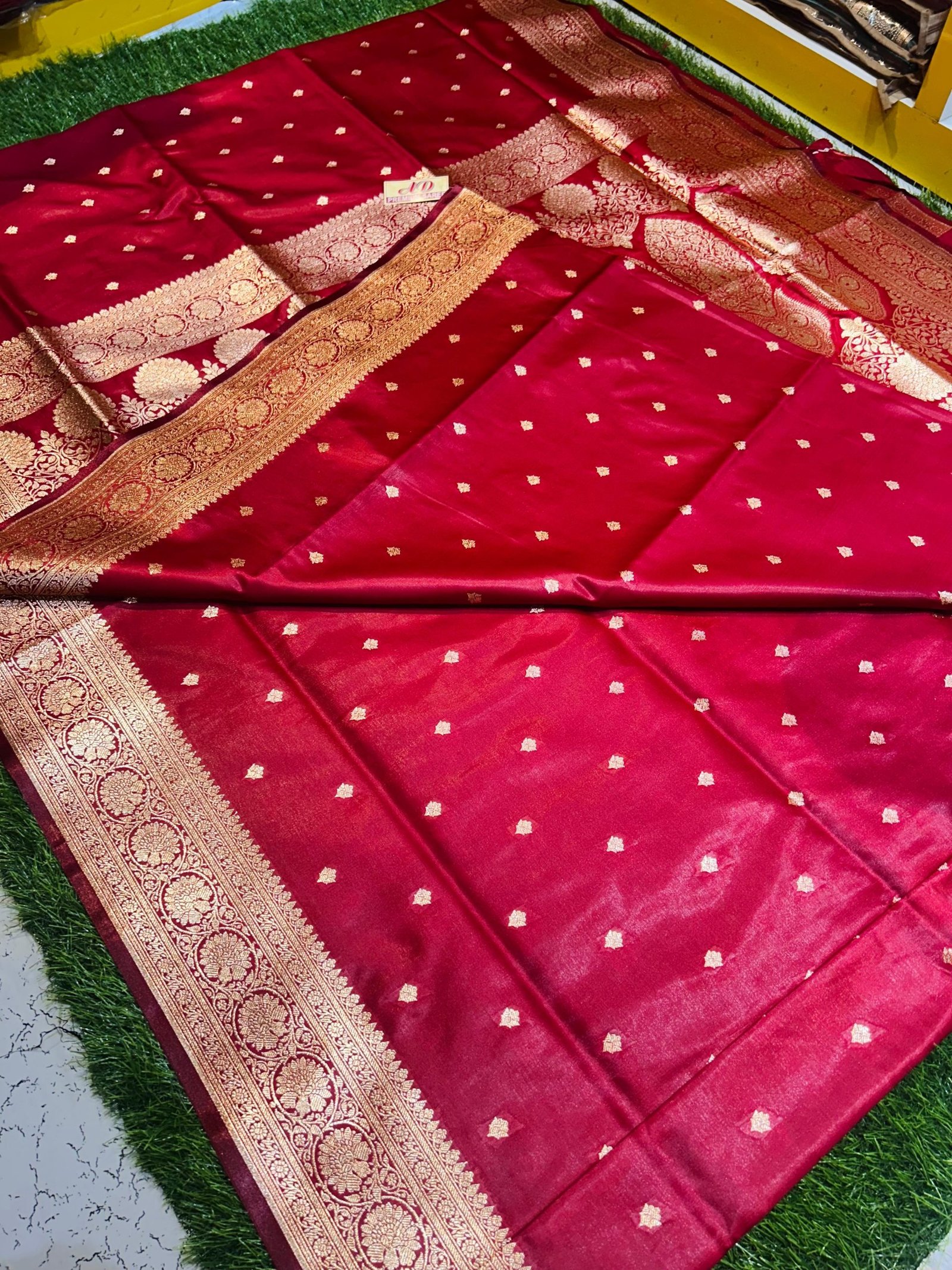Mashru Banarasee Silk Saree in Marron colour With Blouse Piece. - Image 5