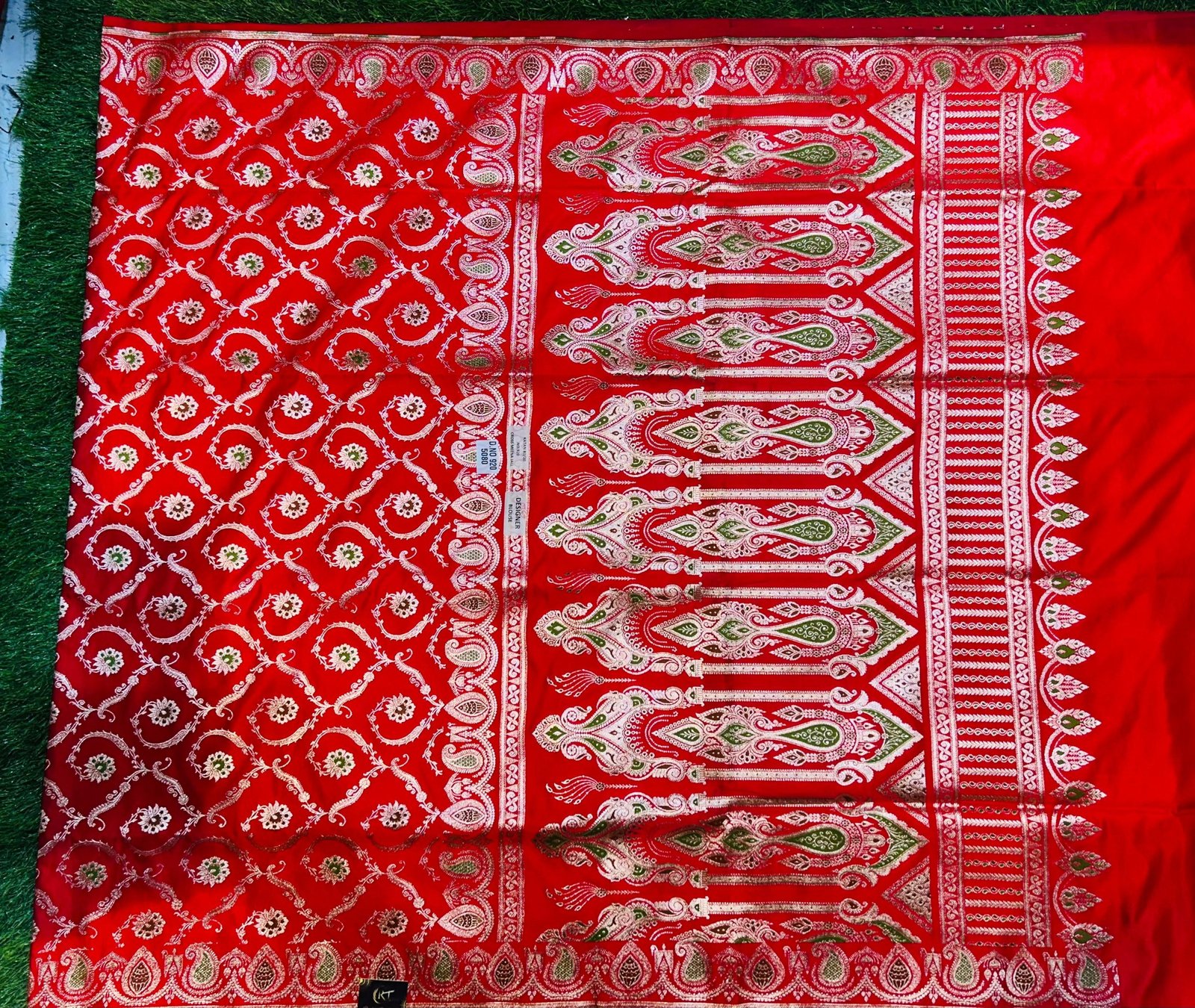 Mashru Banarasee Silk Saree in Red colour With Minakari works & Blouse Piece. - Image 2