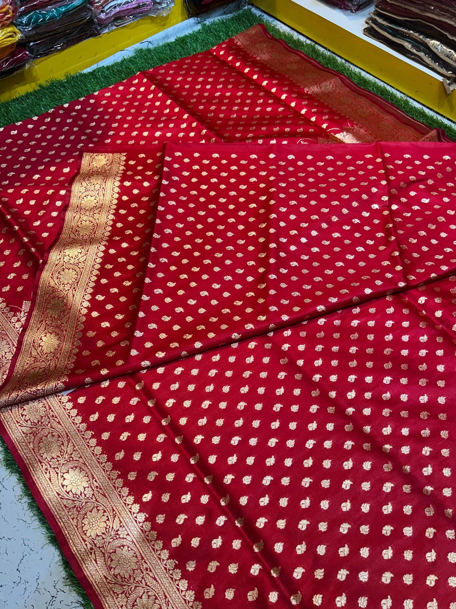 Mashru Banarasee Silk Saree in Marron colour With Blouse Piece. - Image 5