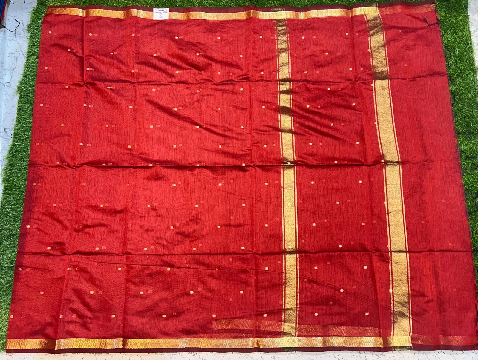 Soft quality Maheshwari silk Saree With Blouse Piece. - Image 2