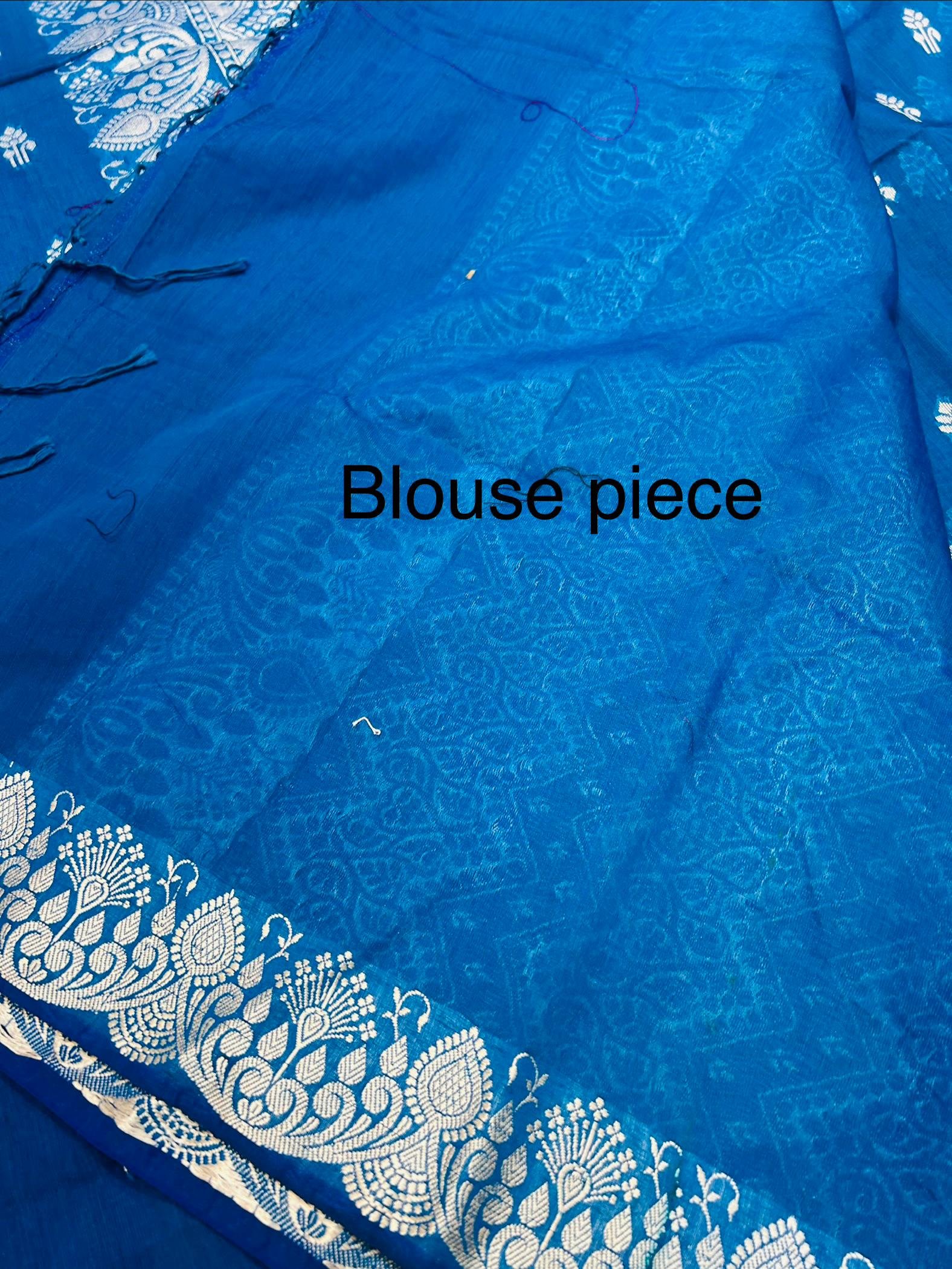 Soft quality Maheshwari Silk Saree in Open Border With White Colour Thread Works & Blouse Piece. - Image 4