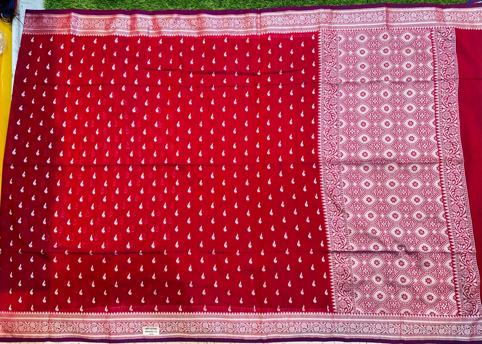 Soft quality Maheshwari Silk Saree in Open Border With White Colour Thread Works & Blouse Piece. - Image 2