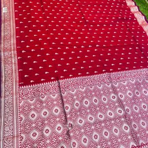 Soft quality Maheshwari Silk Saree in Open Border With White Colour Thread Works & Blouse Piece.