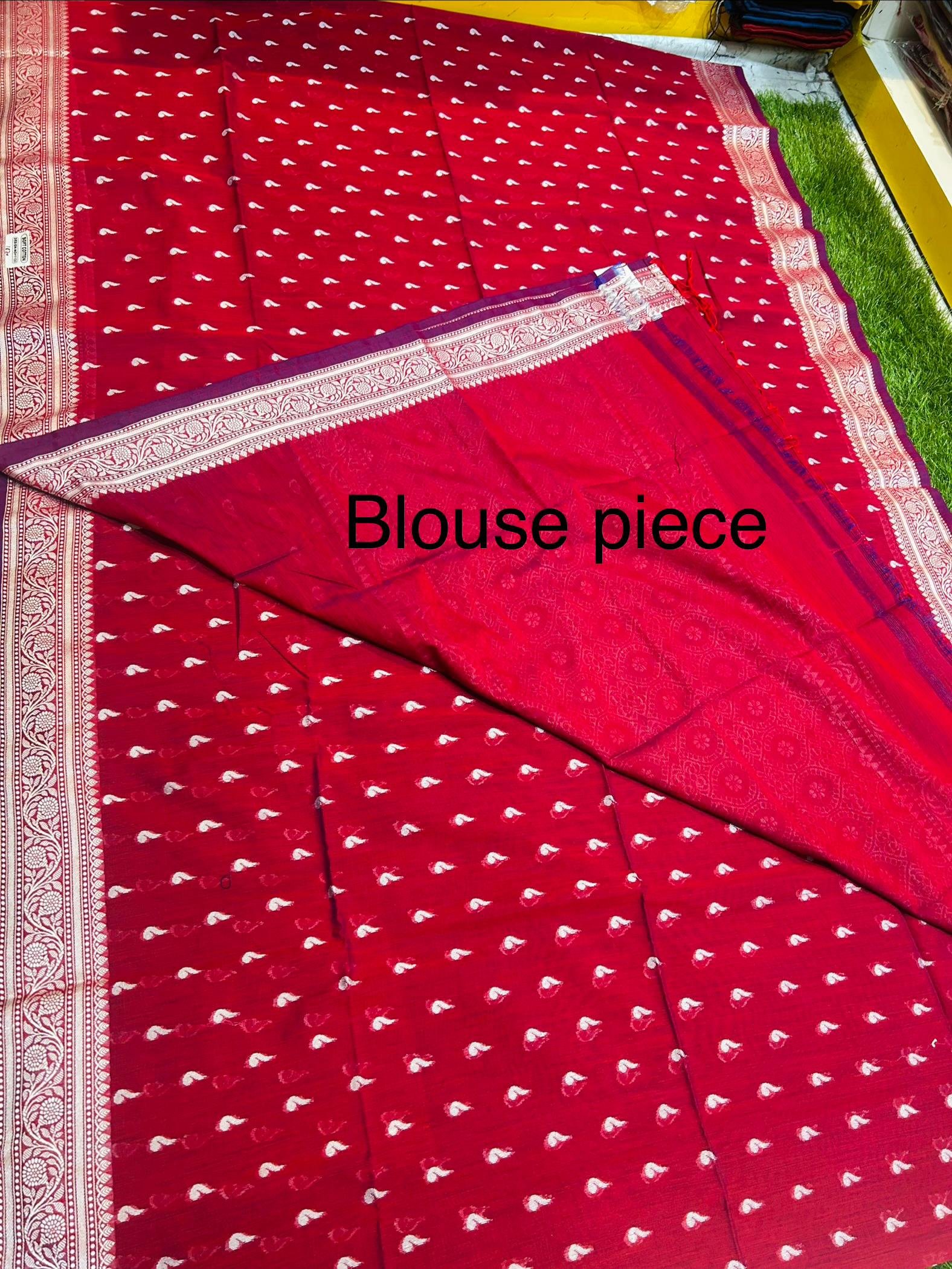 Soft quality Maheshwari Silk Saree in Open Border With White Colour Thread Works & Blouse Piece. - Image 6