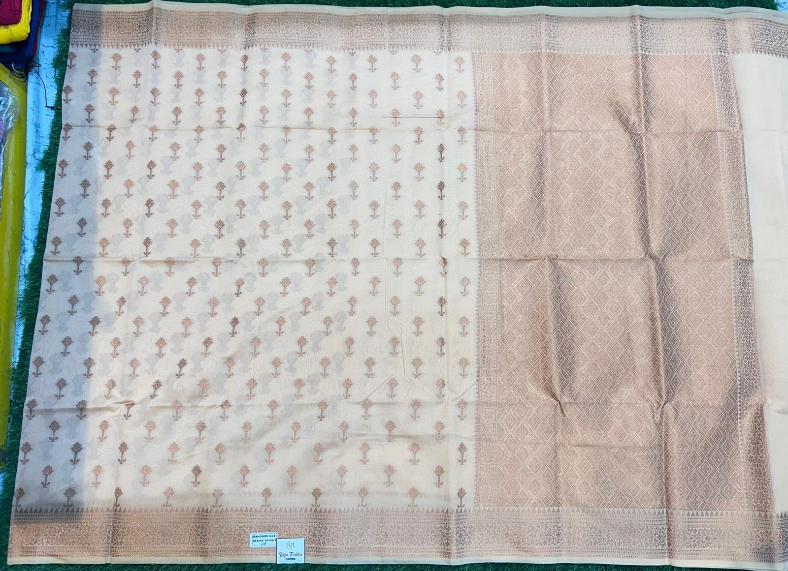 Soft quality Maheshwari Silk Saree in Pastal Colour With Blouse Piece. - Image 2