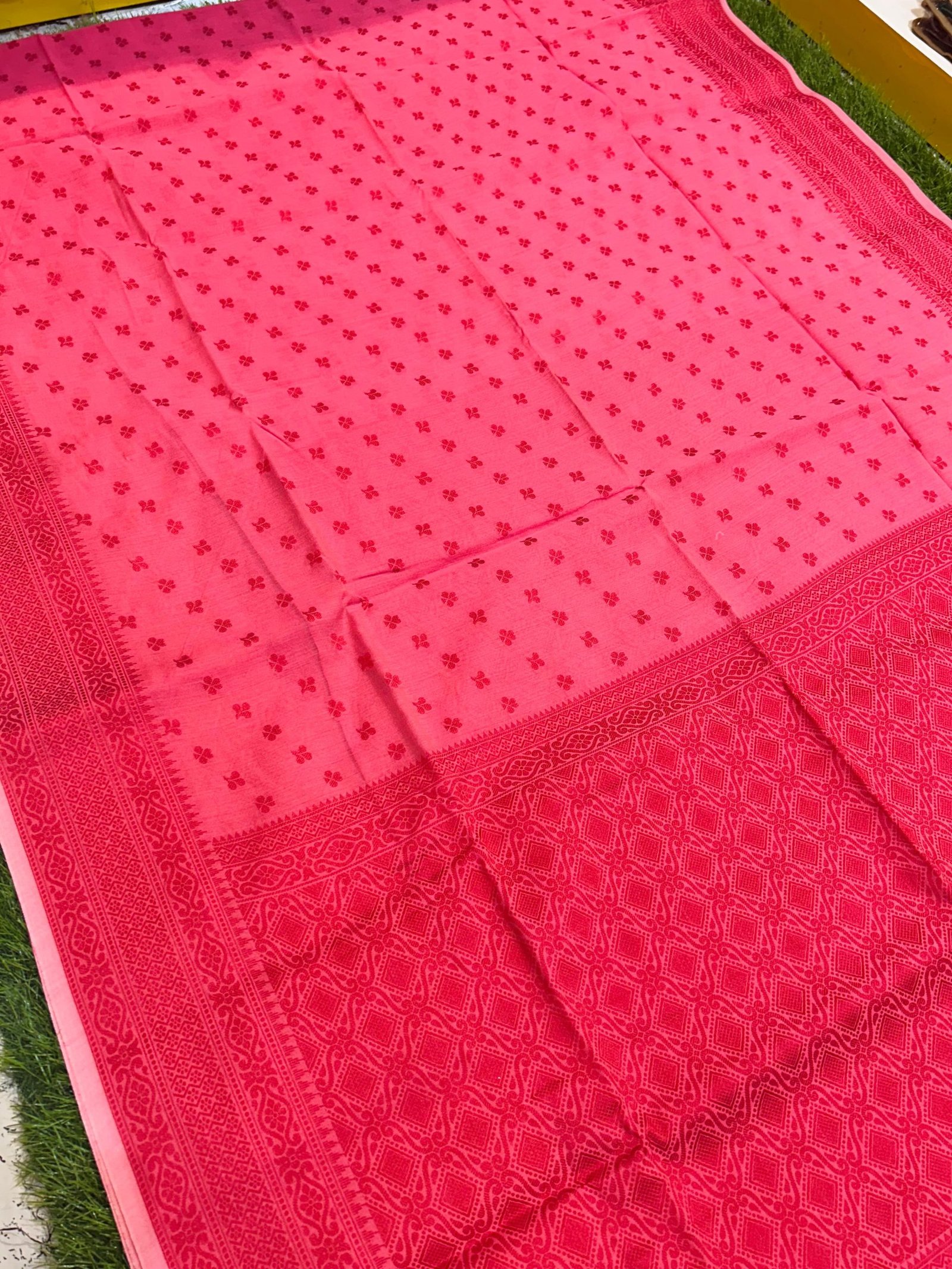 Soft quality Maheshwari Silk Saree With Blouse Piece. - Image 3