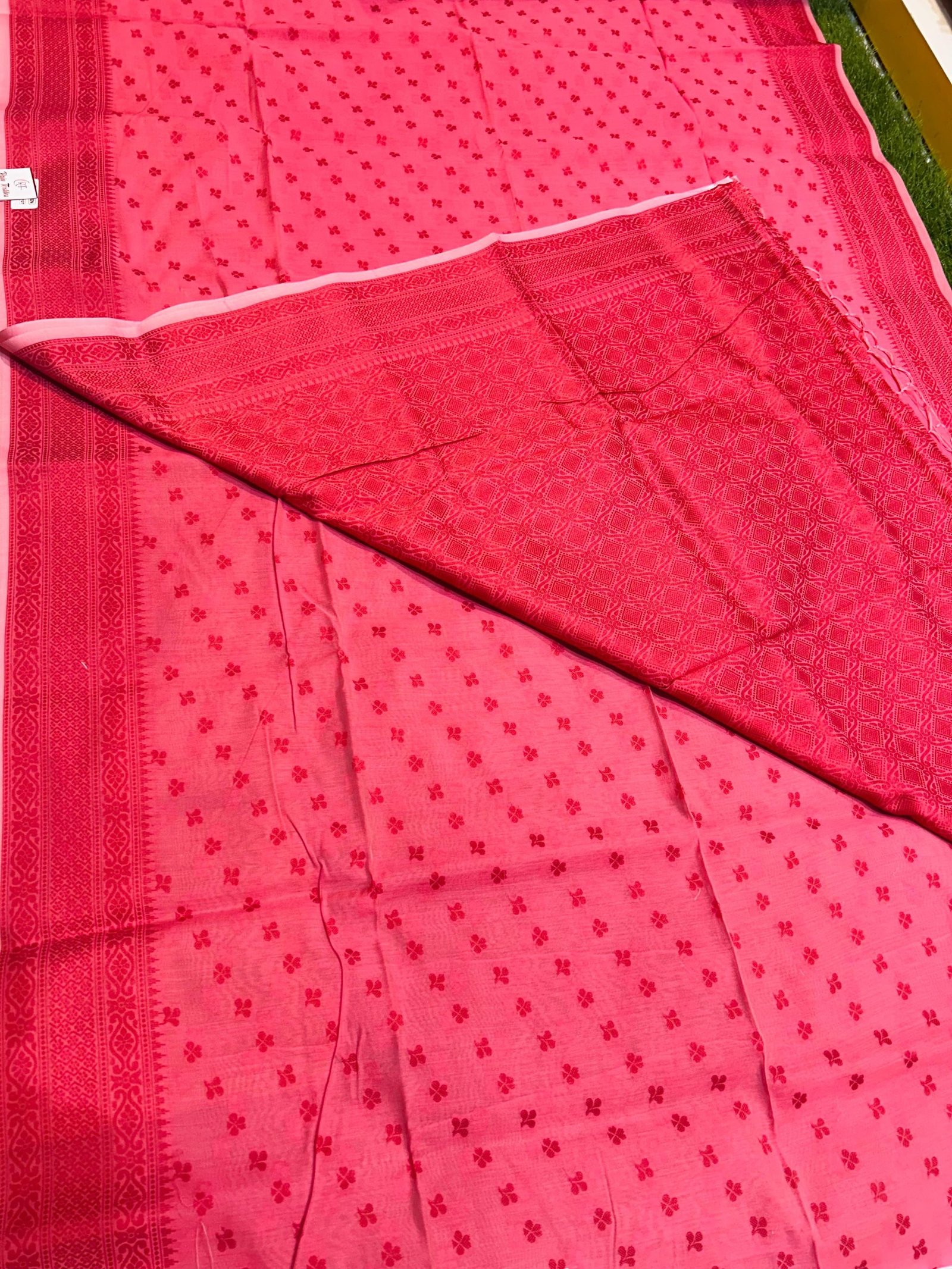 Soft quality Maheshwari Silk Saree With Blouse Piece. - Image 6