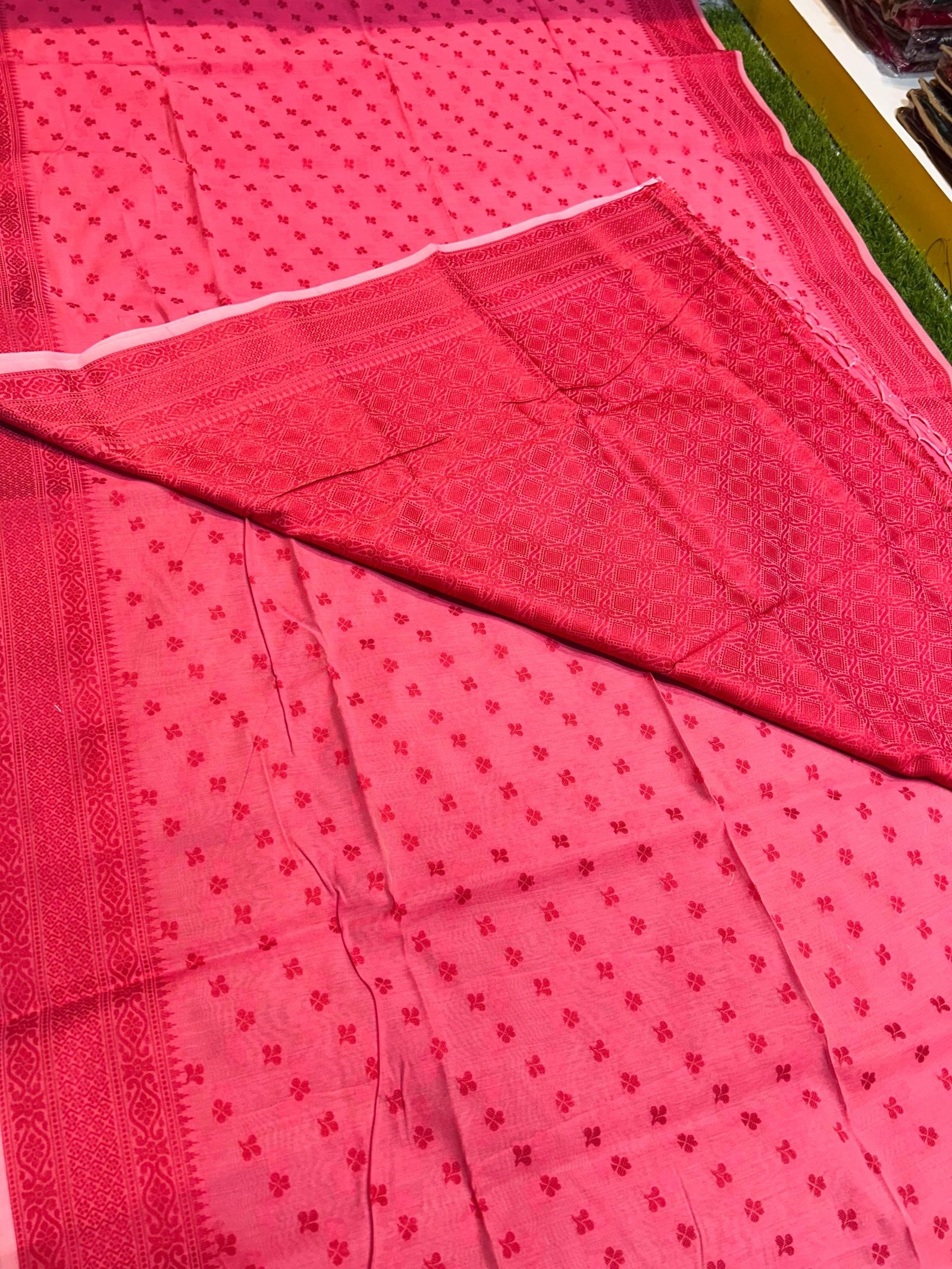 Soft quality Maheshwari Silk Saree With Blouse Piece. - Image 5