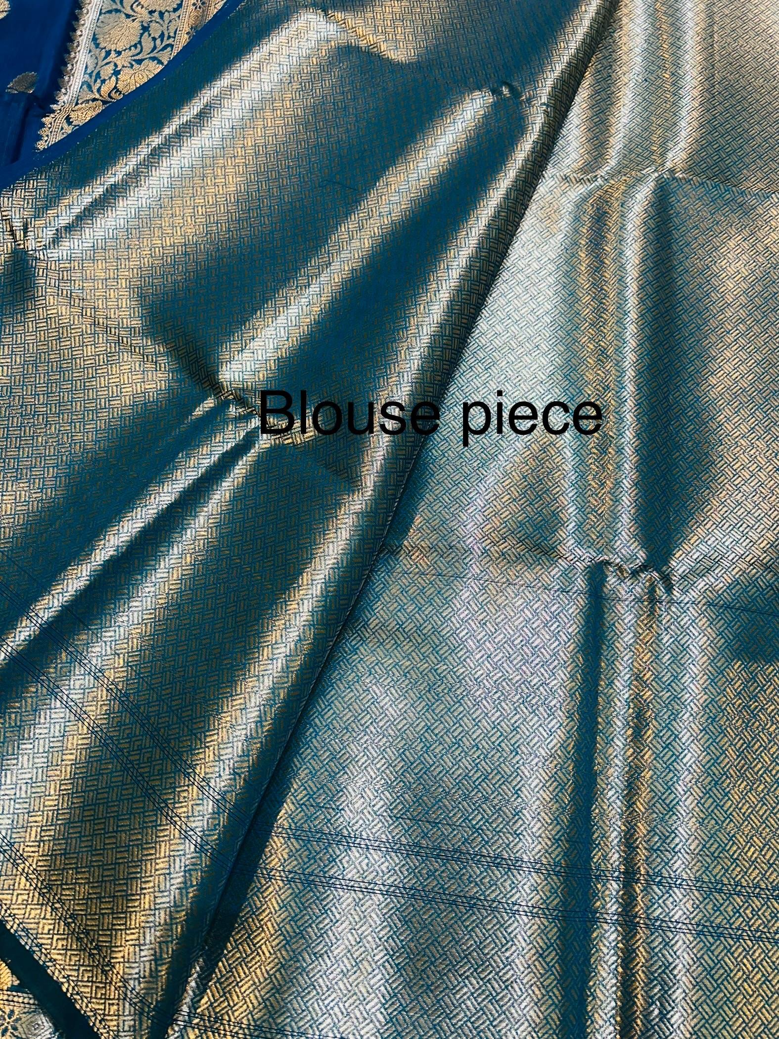 Soft quality Maheshwari Silk Saree With Blouse Piece. - Image 4