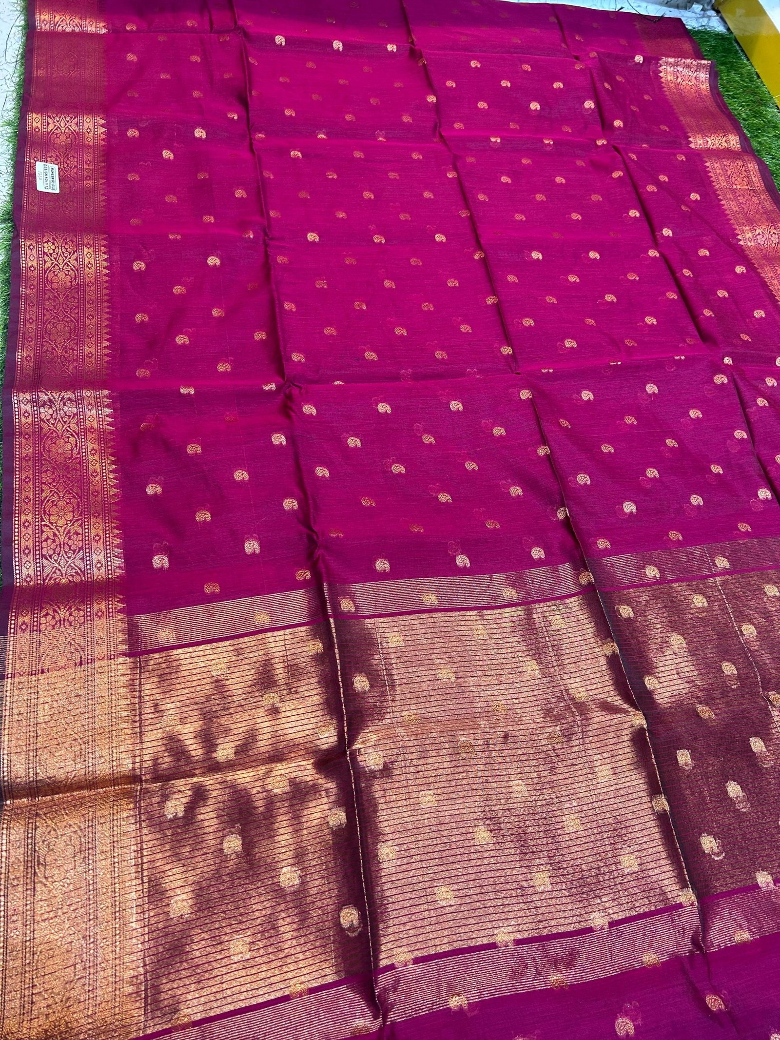Soft quality Maheshwari Silk Saree With Blouse Piece.