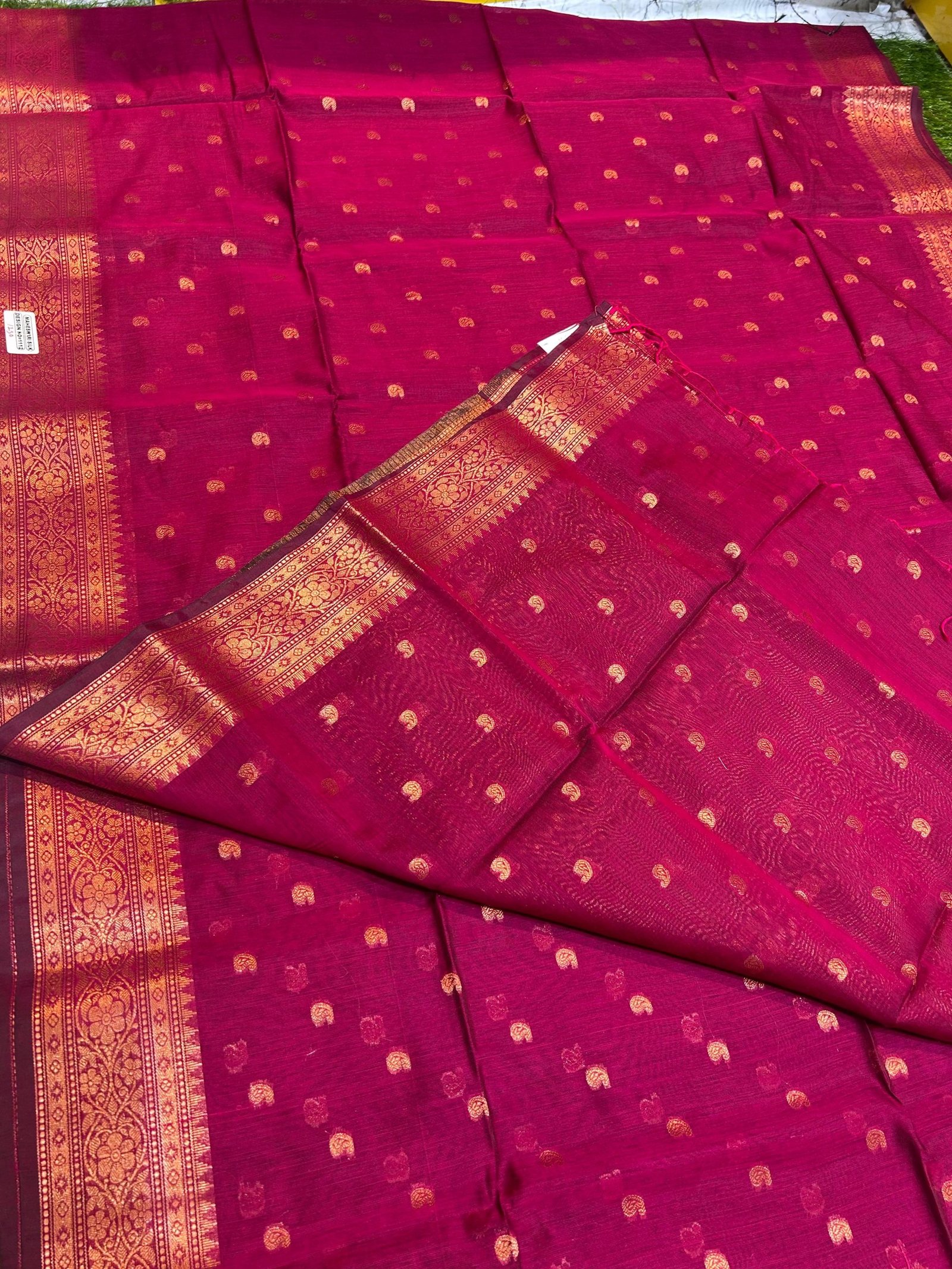 Soft quality Maheshwari Silk Saree With Blouse Piece. - Image 5