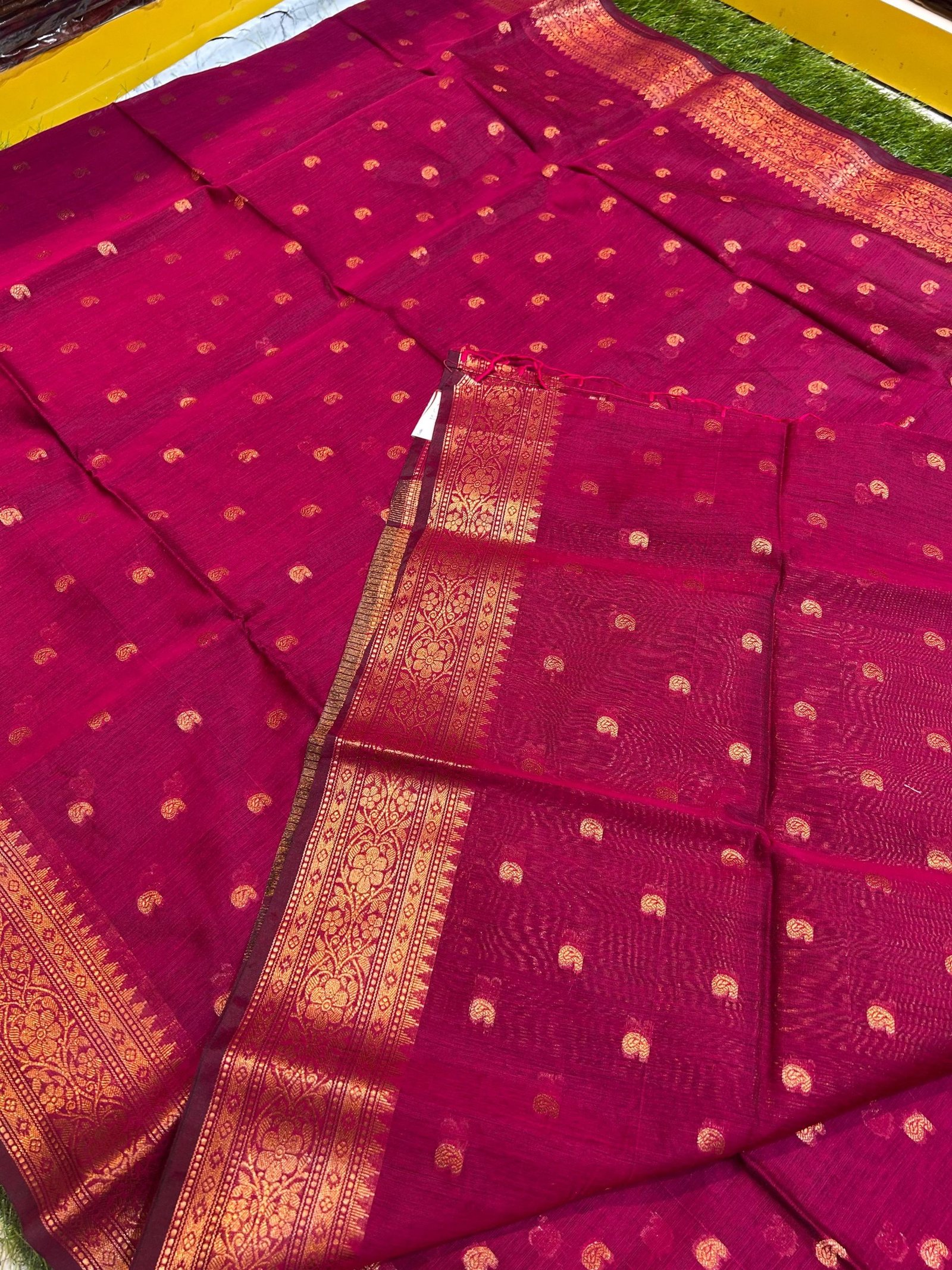 Soft quality Maheshwari Silk Saree With Blouse Piece. - Image 7