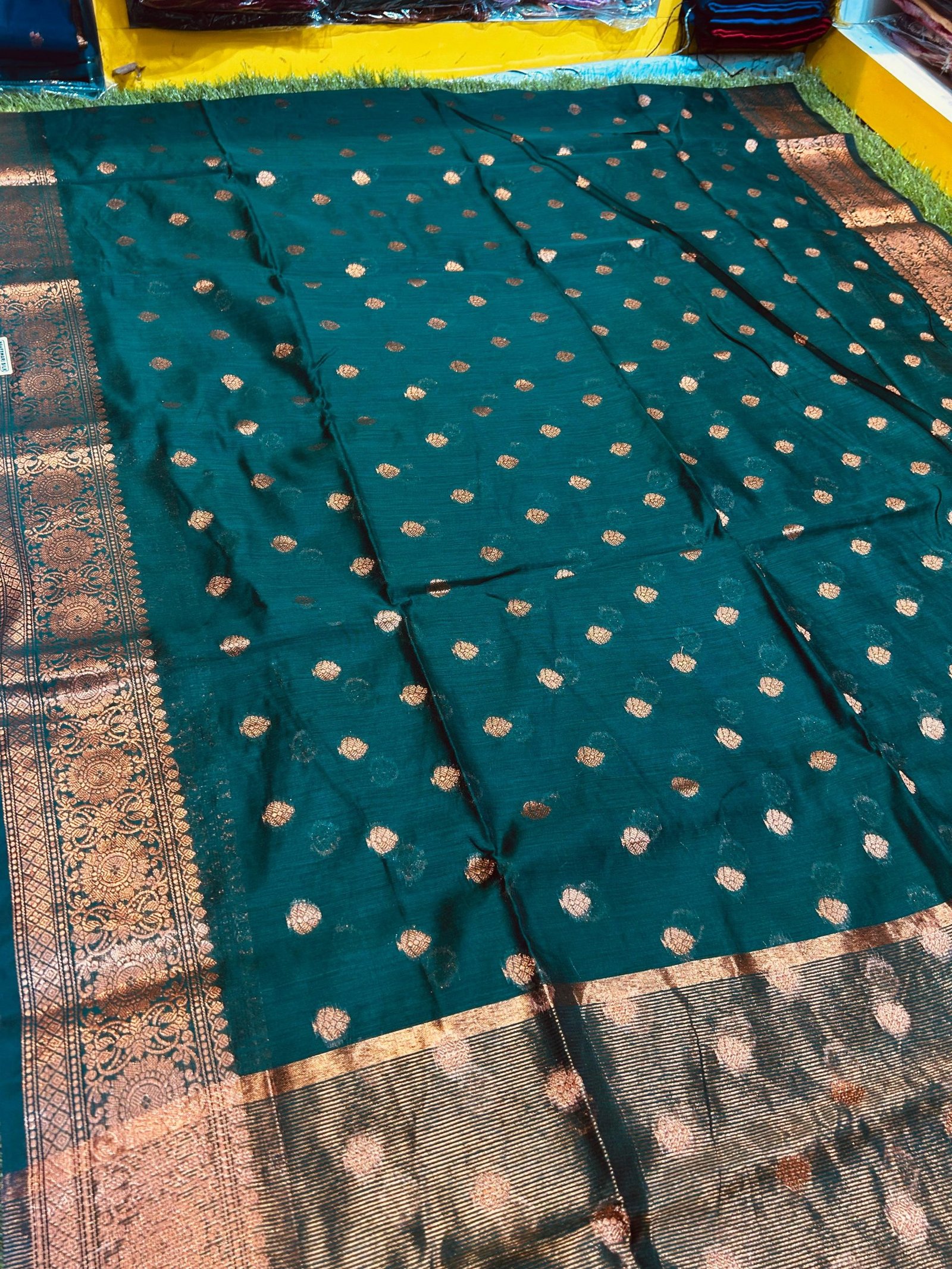 Soft quality Maheshwari Silk Saree With Blouse Piece. - Image 3