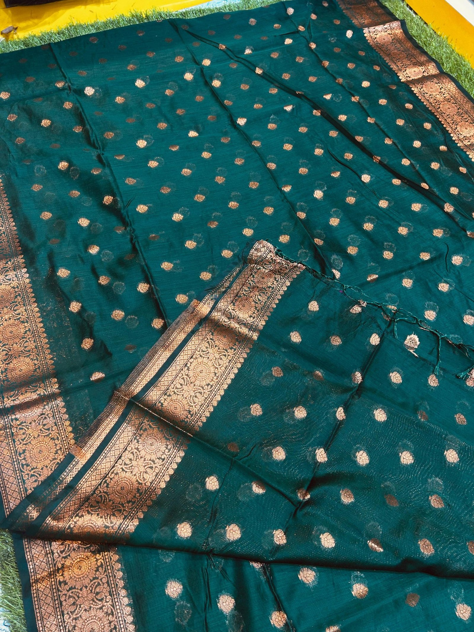 Soft quality Maheshwari Silk Saree With Blouse Piece. - Image 7