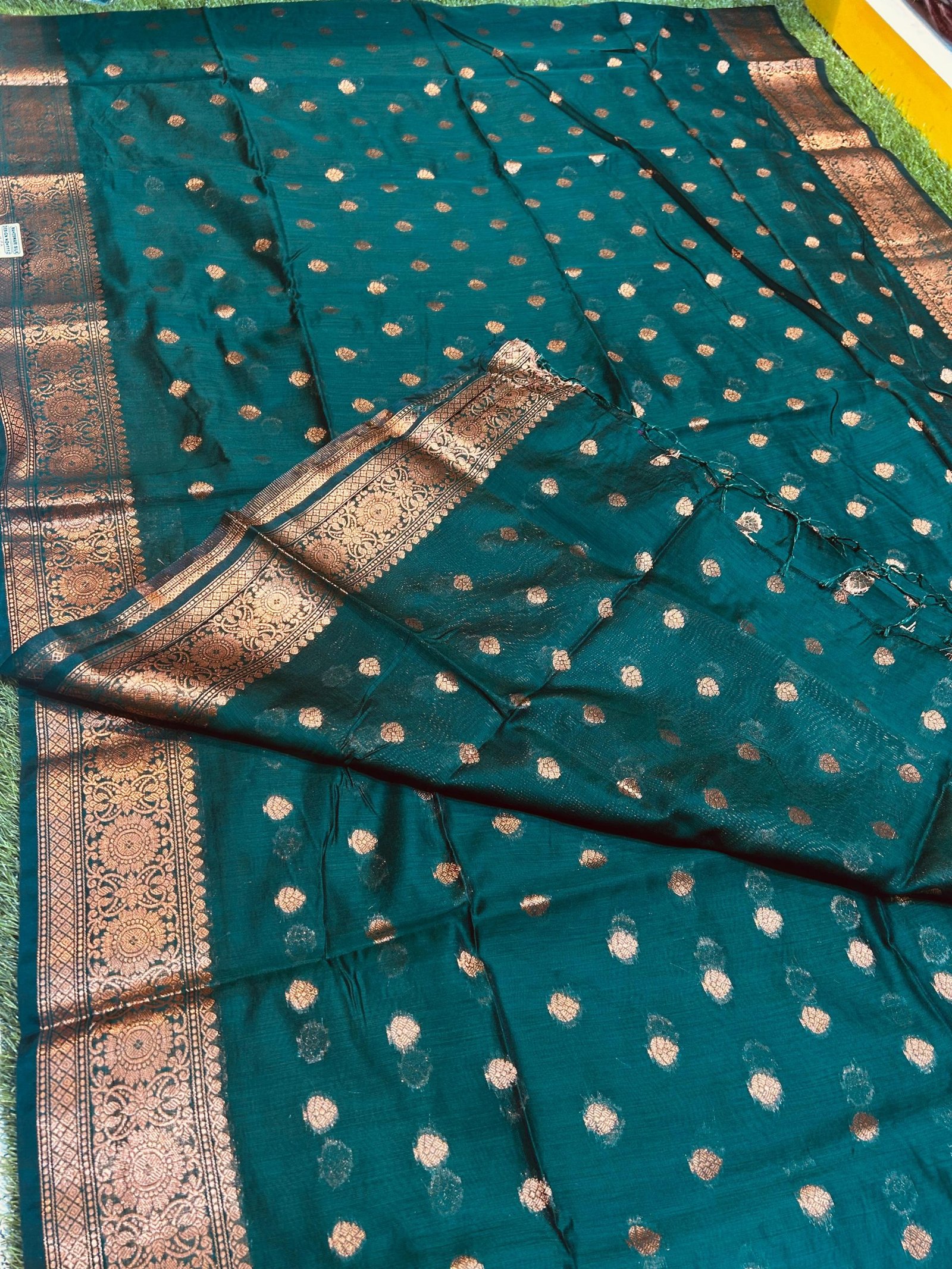 Soft quality Maheshwari Silk Saree With Blouse Piece. - Image 6