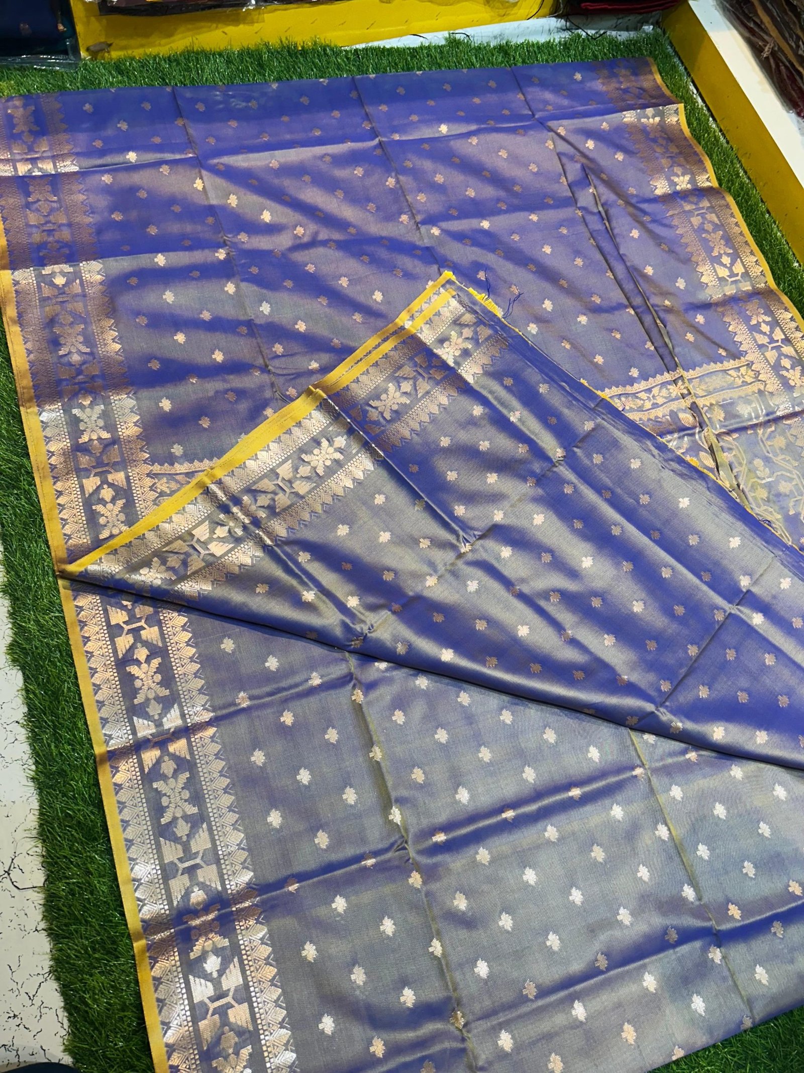 Soft Quality Samaya Silk Saree in Dual-tone Colours With Blouse Piece. - Image 8