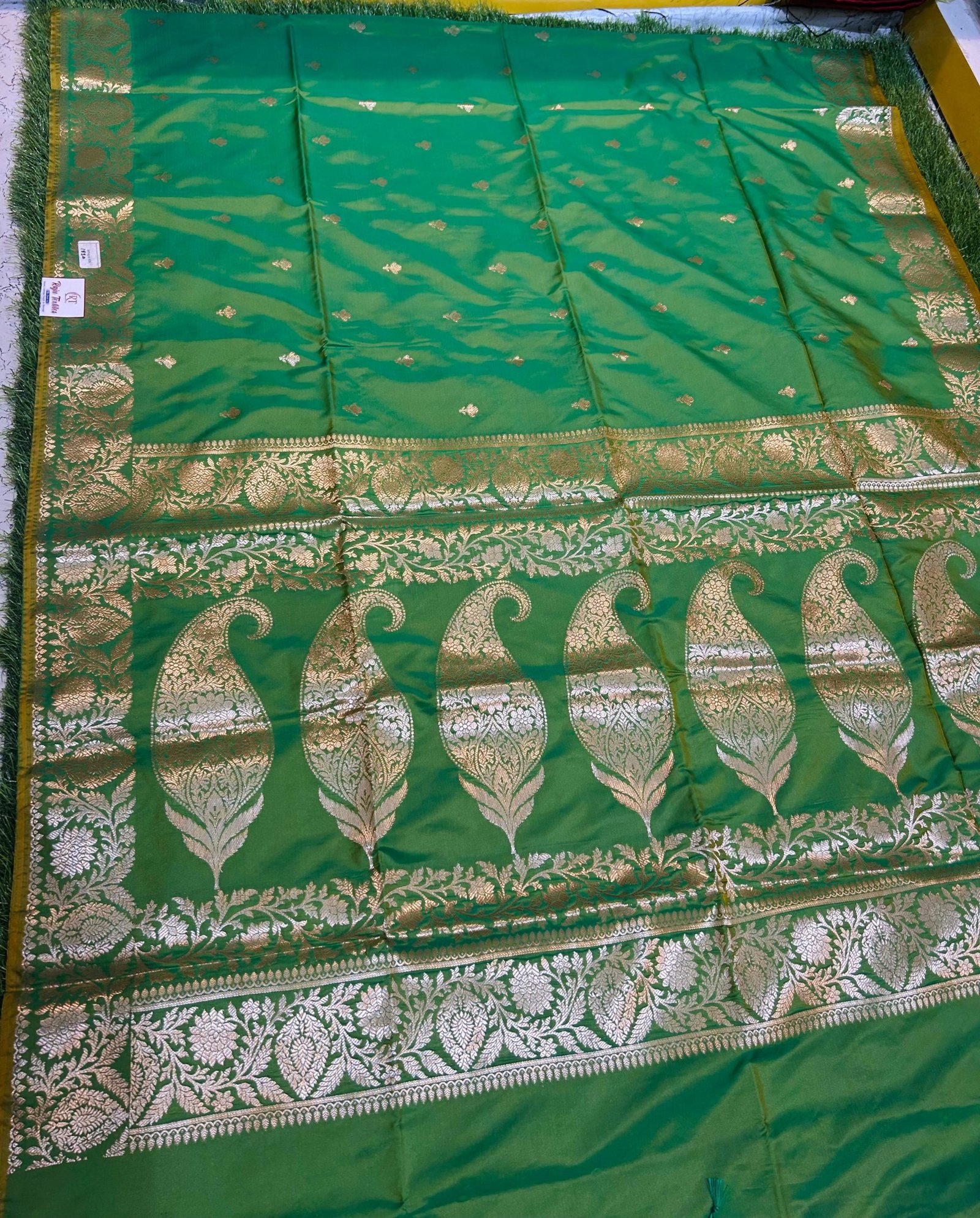 Soft Quality Samaya Silk Saree With Blouse Piece.