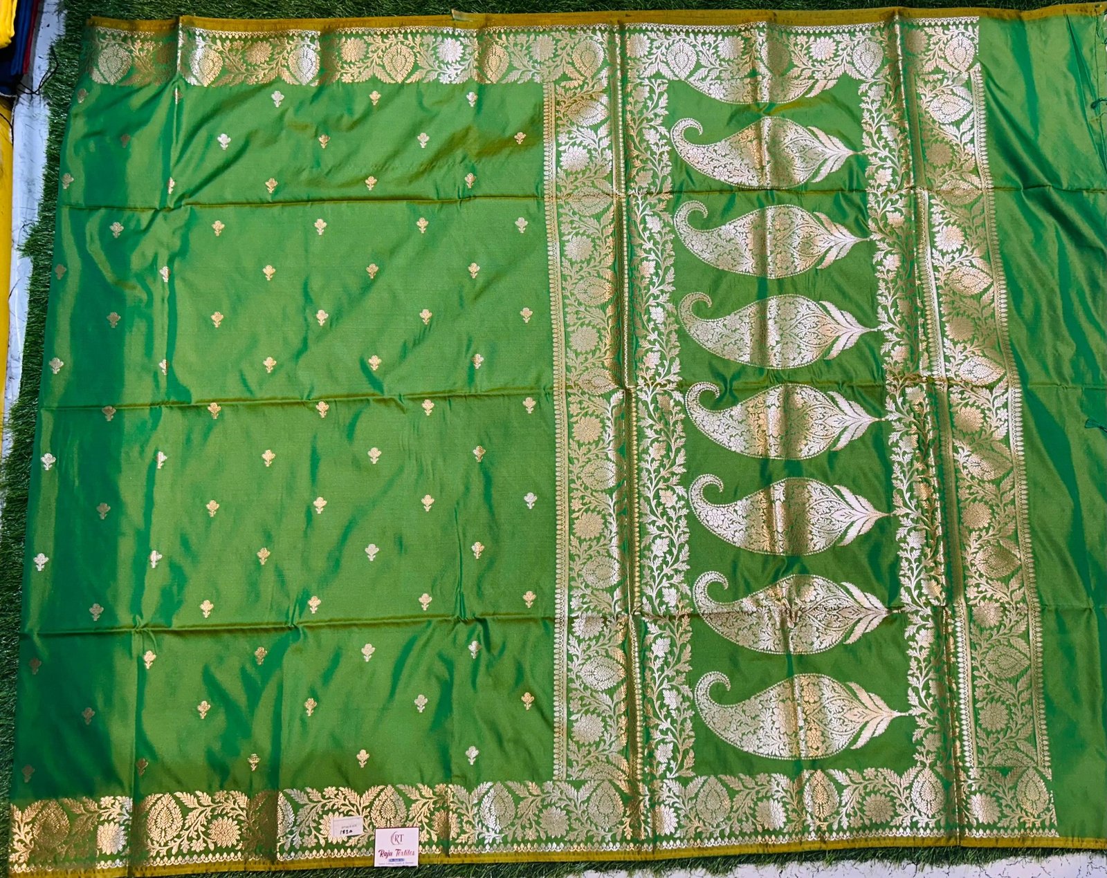 Soft Quality Samaya Silk Saree With Blouse Piece. - Image 2