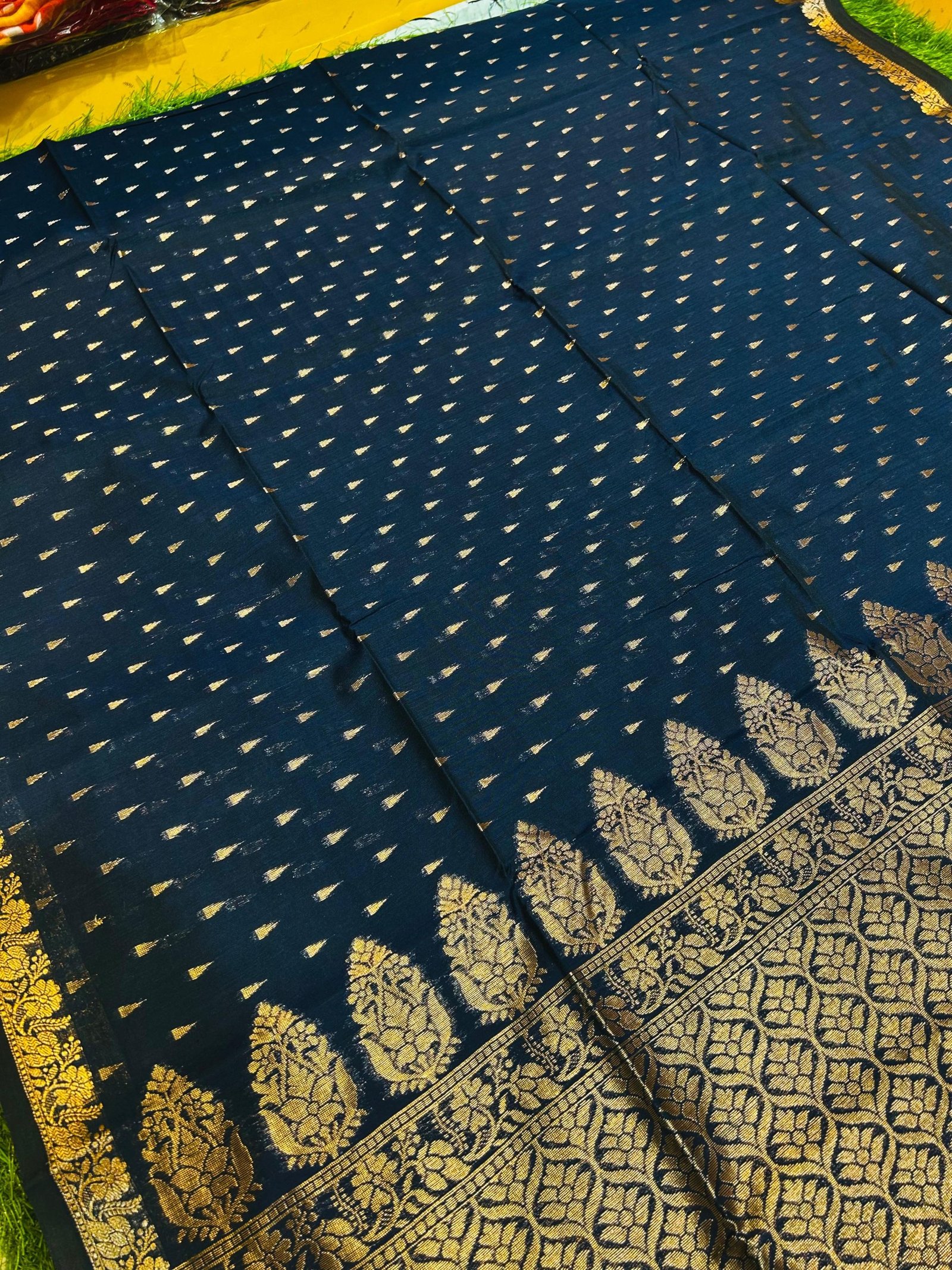 Soft quality Maheshwari Silk Saree With Blouse Piece. - Image 3