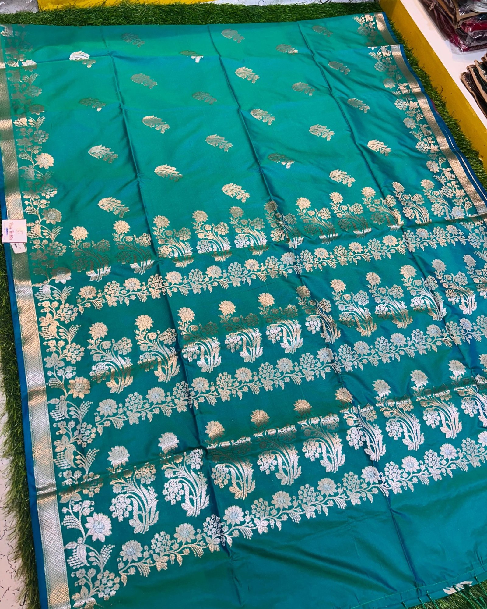 Soft Quality Samaya Silk Saree With Blouse Piece.