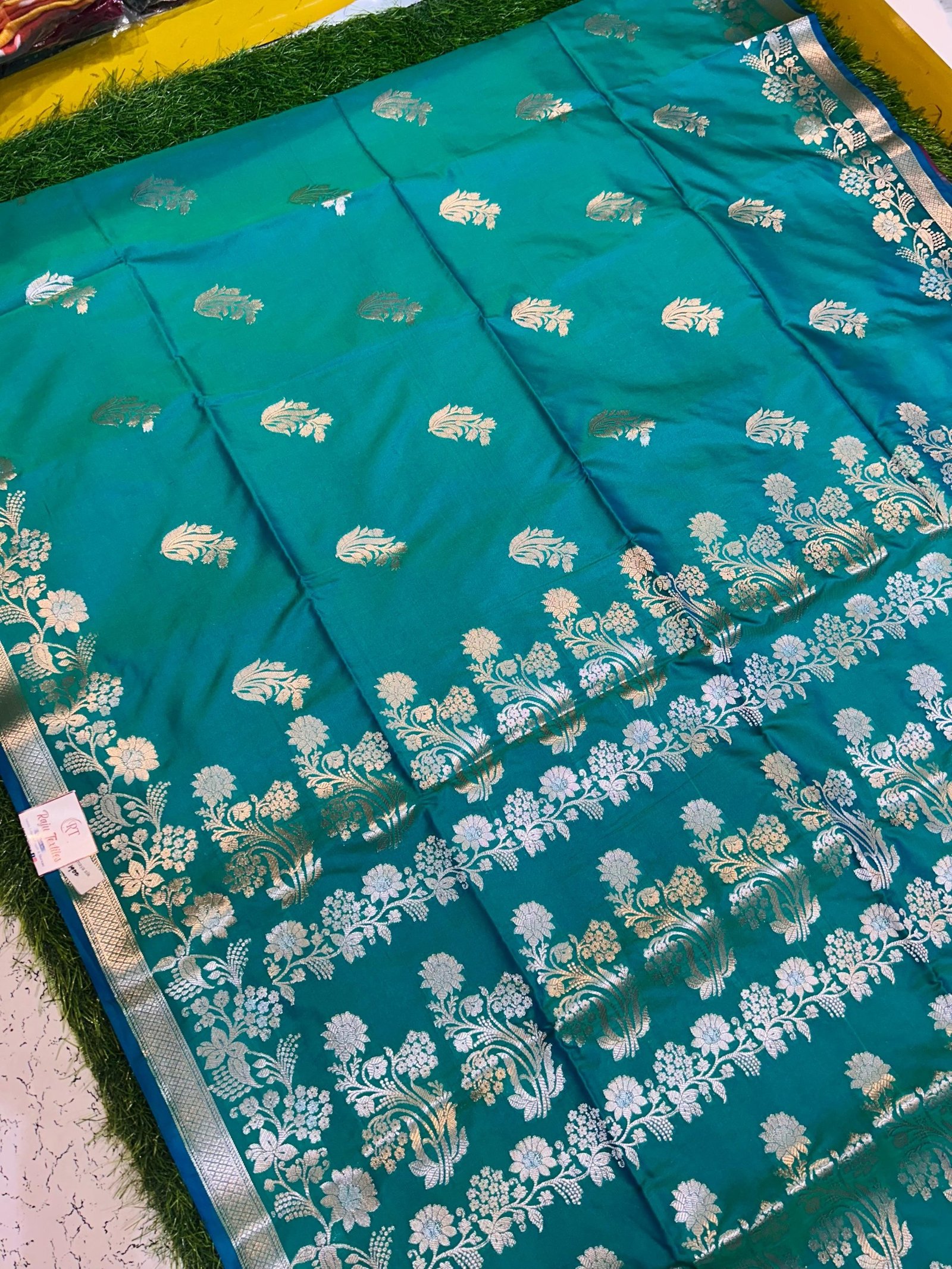 Soft Quality Samaya Silk Saree With Blouse Piece. - Image 4