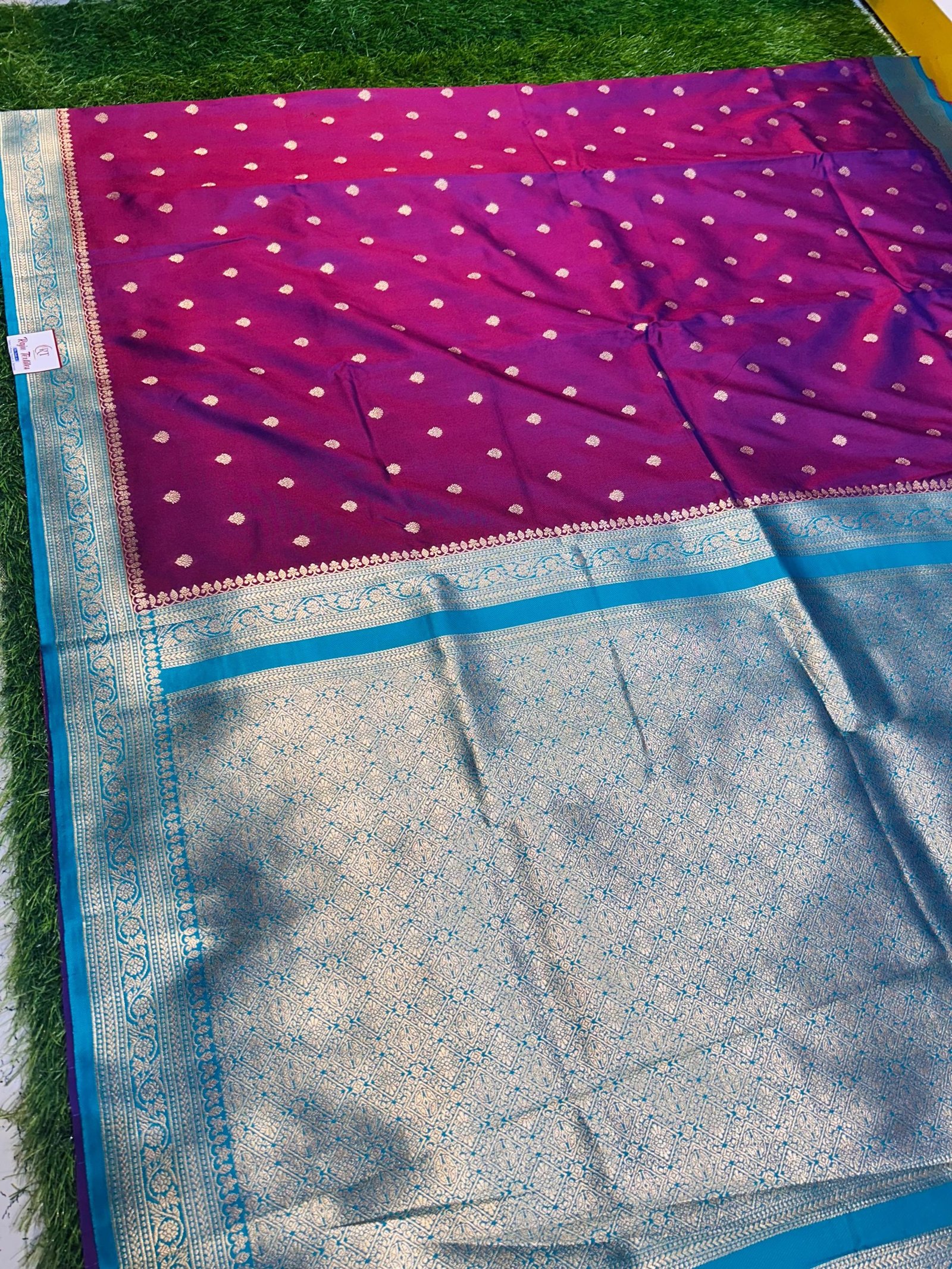 Soft quality Silk Saree in Contrast Border With Blouse Piece.