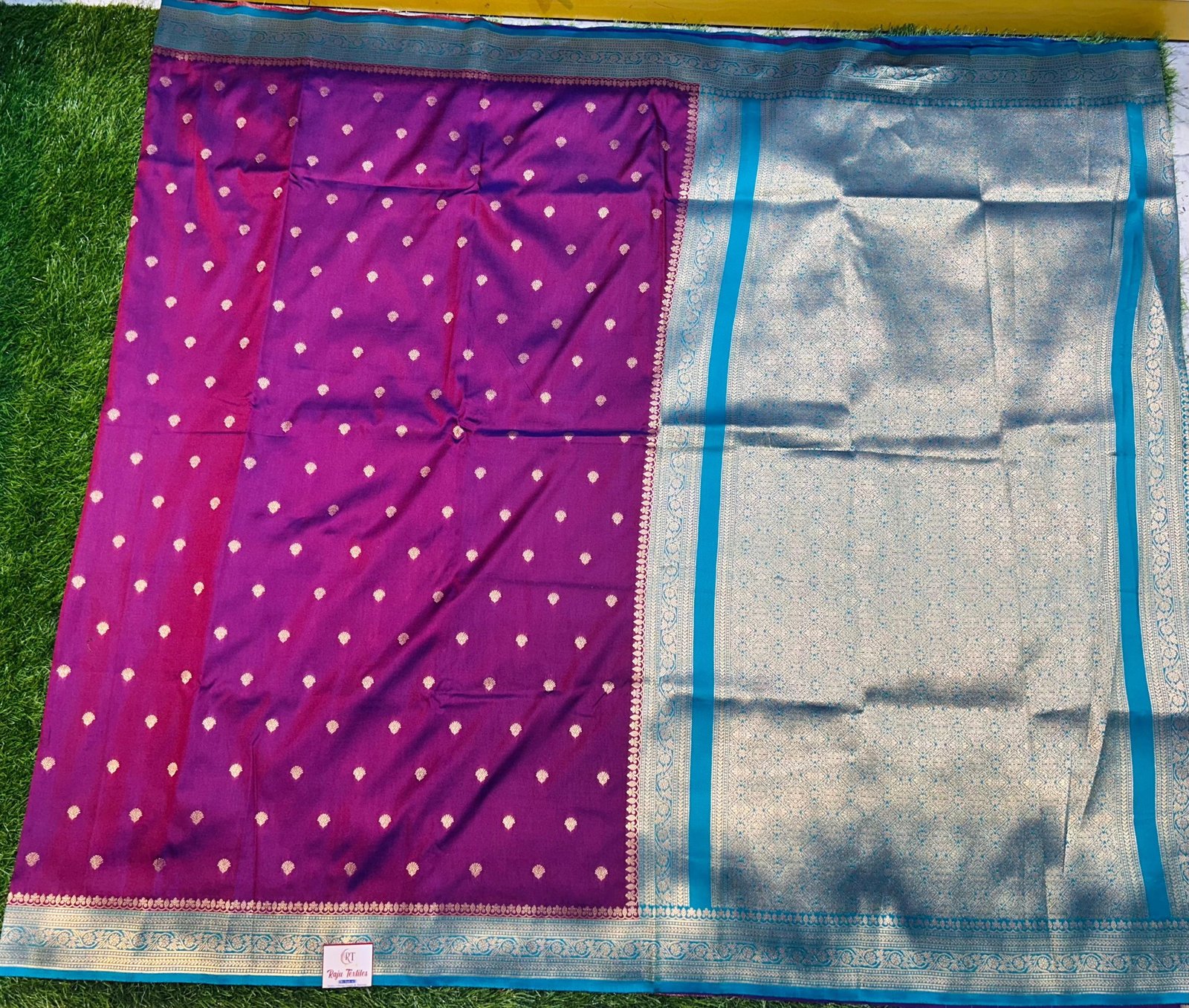 Soft quality Silk Saree in Contrast Border With Blouse Piece. - Image 2