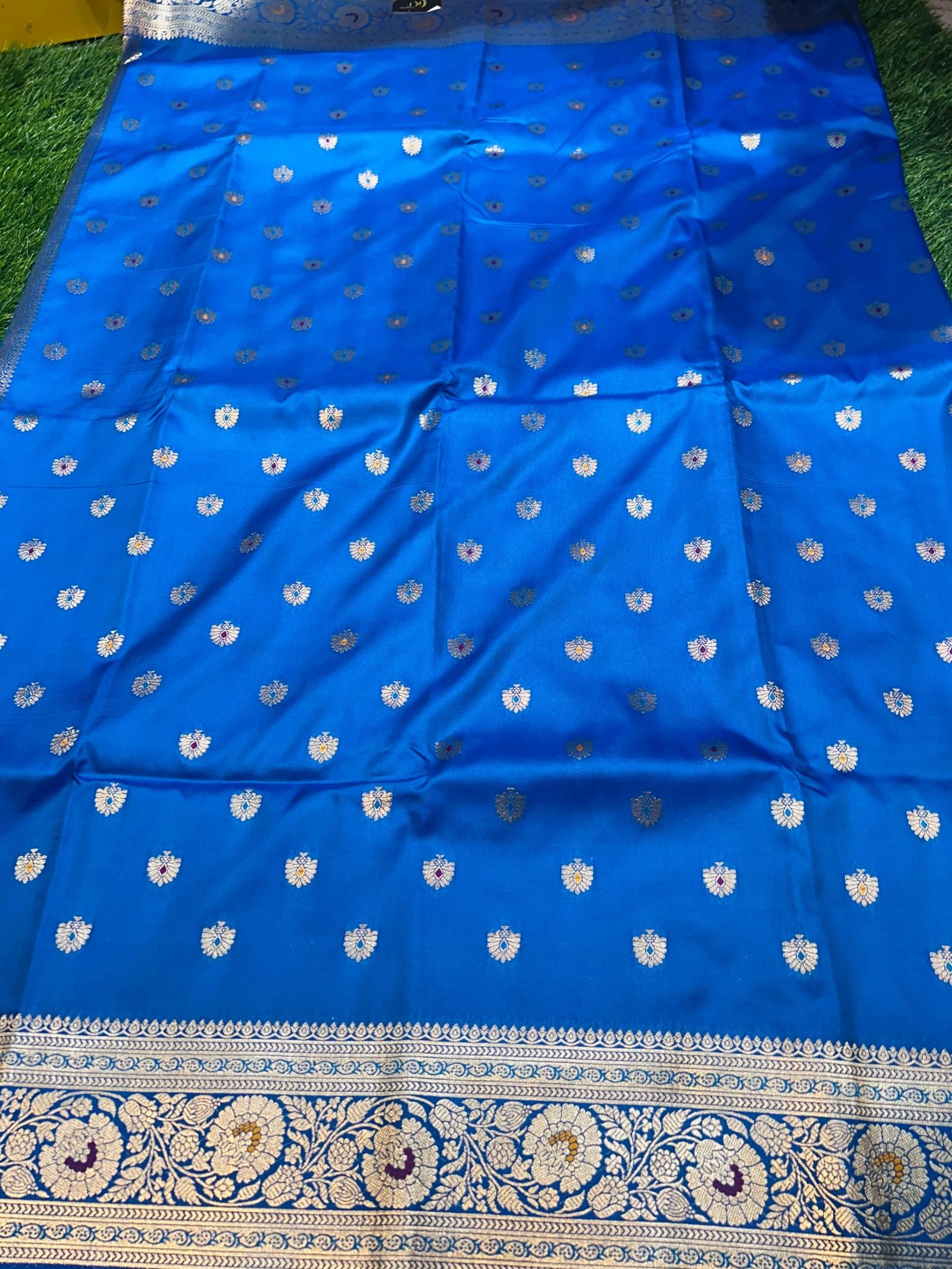 Soft quality Silk Saree With Blouse Piece. - Image 2