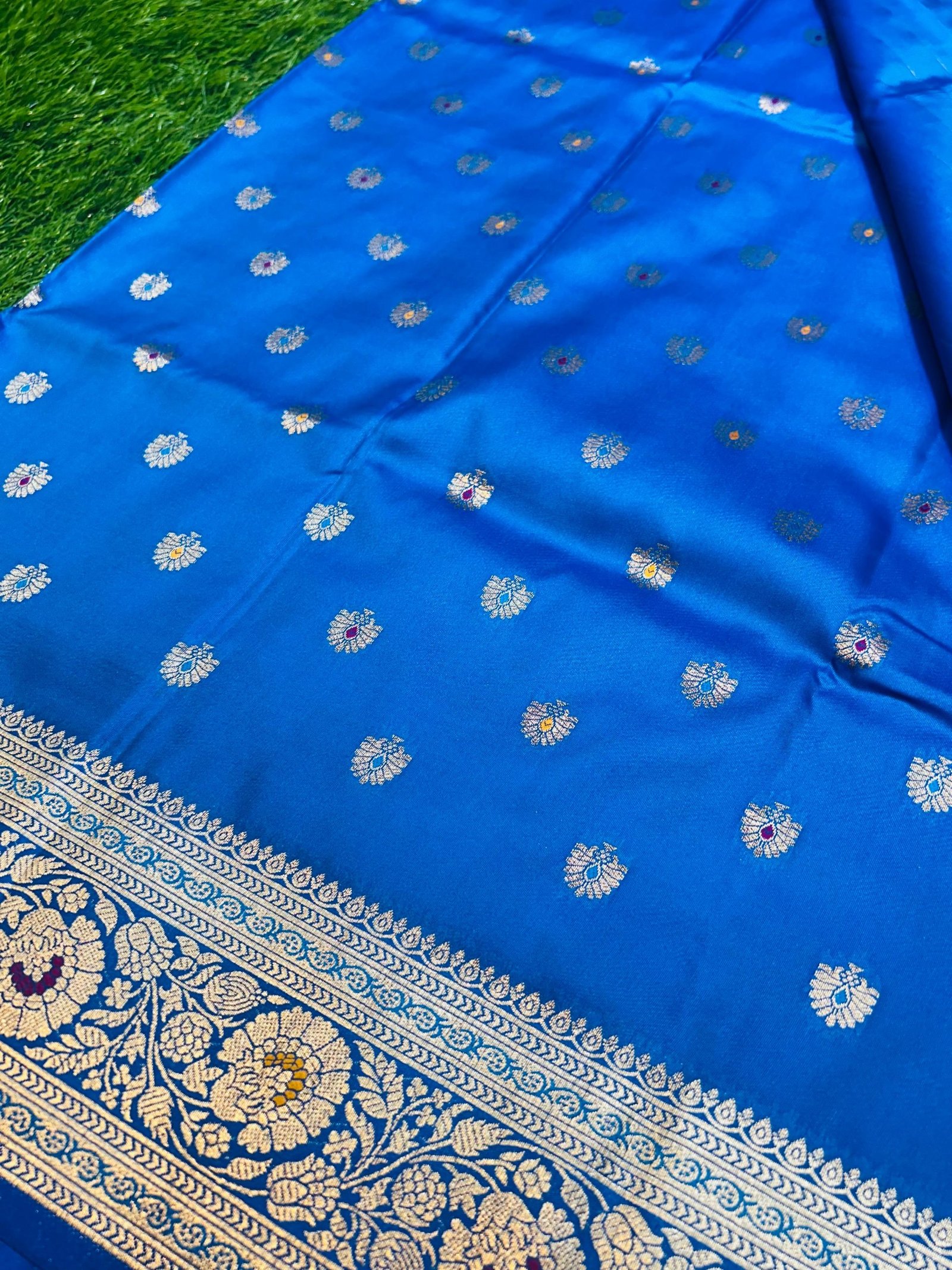 Soft quality Silk Saree With Blouse Piece. - Image 5
