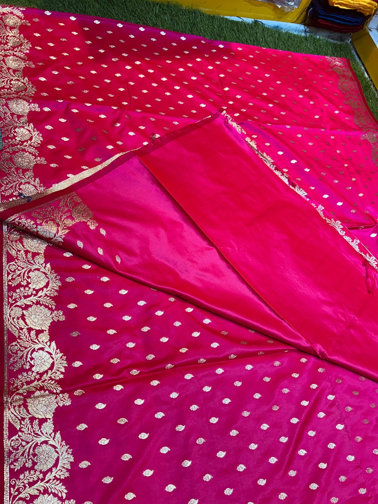 Premium quality Mashru Satin Silk Saree with Blouse Piece. - Image 7