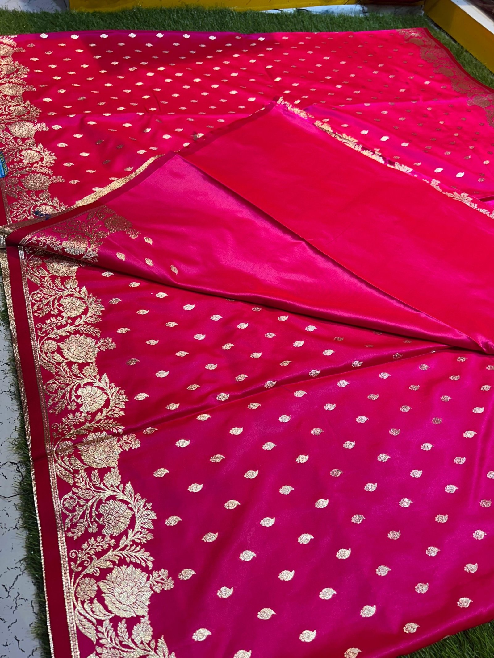 Premium quality Mashru Satin Silk Saree with Blouse Piece. - Image 6