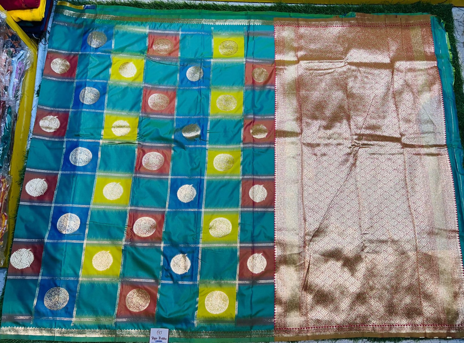Premium quality South Indian Silk Saree in Multi-Colour with Blouse Piece. - Image 2