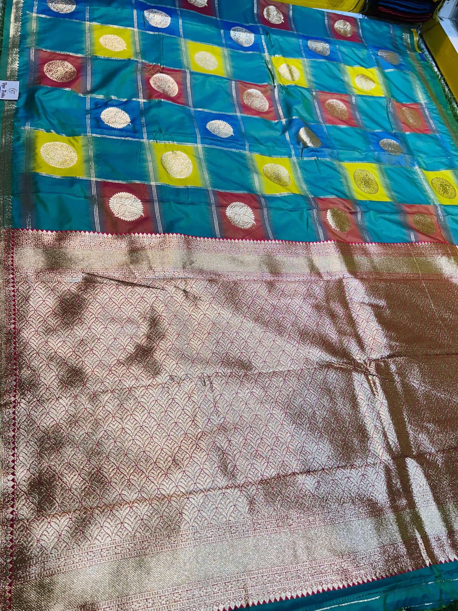 Premium quality South Indian Silk Saree in Multi-Colour with Blouse Piece. - Image 3